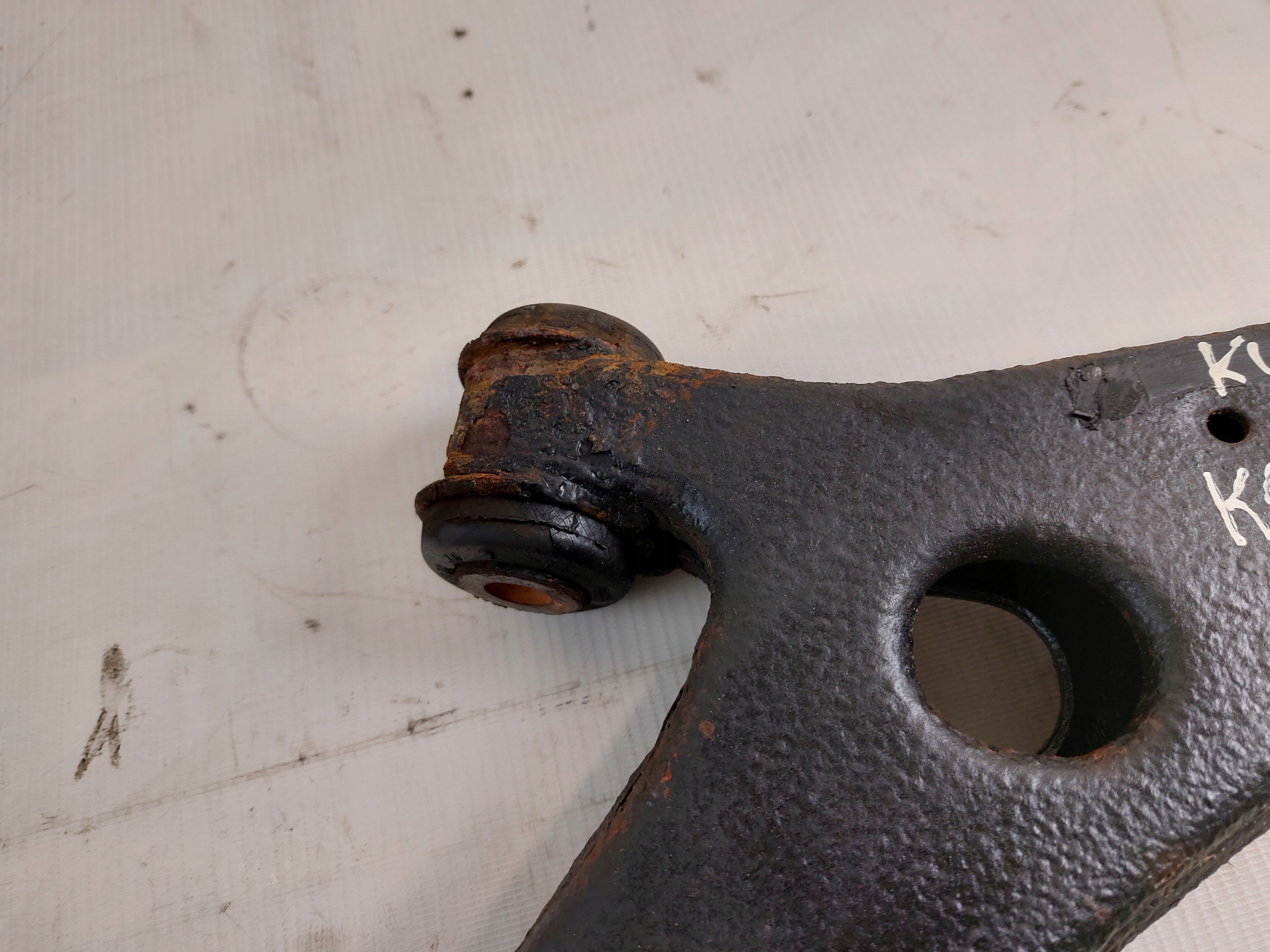 arm left front front FORD KUGA and 2.0TDCI