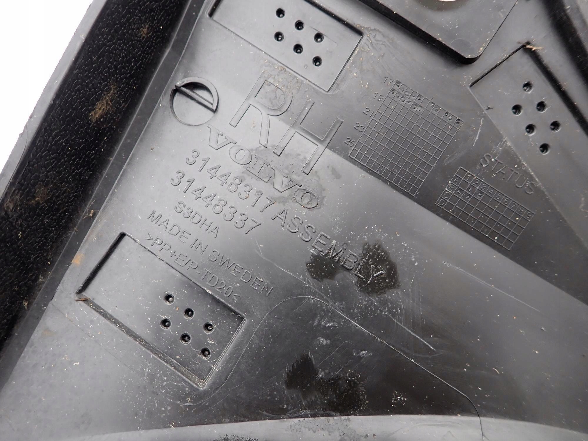 VOLVO XC40 17-> moulding door right front