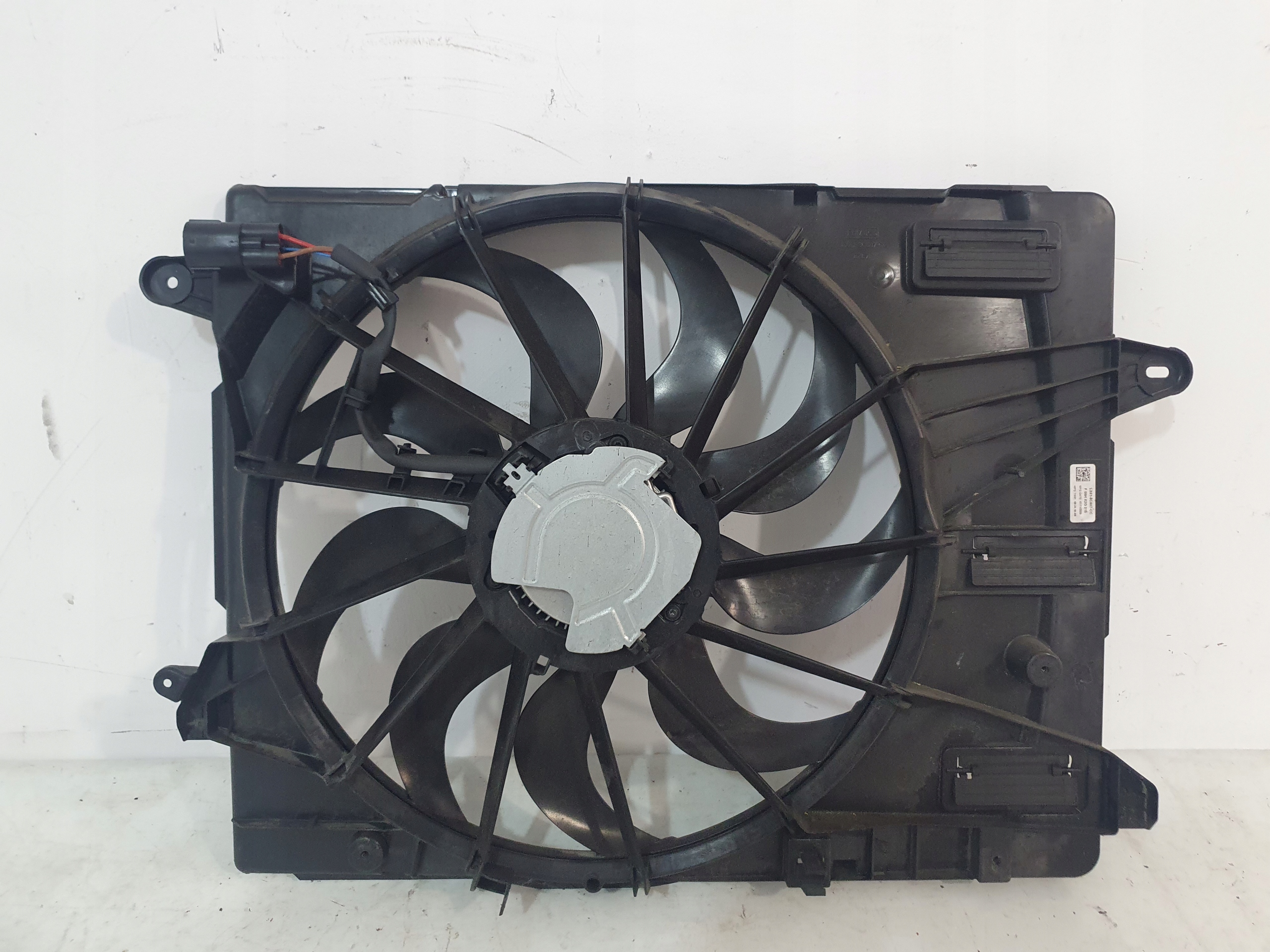 FORD KUGA MK3 ESCAPE 21- ventilátor chladiče LX61-8C607-CC