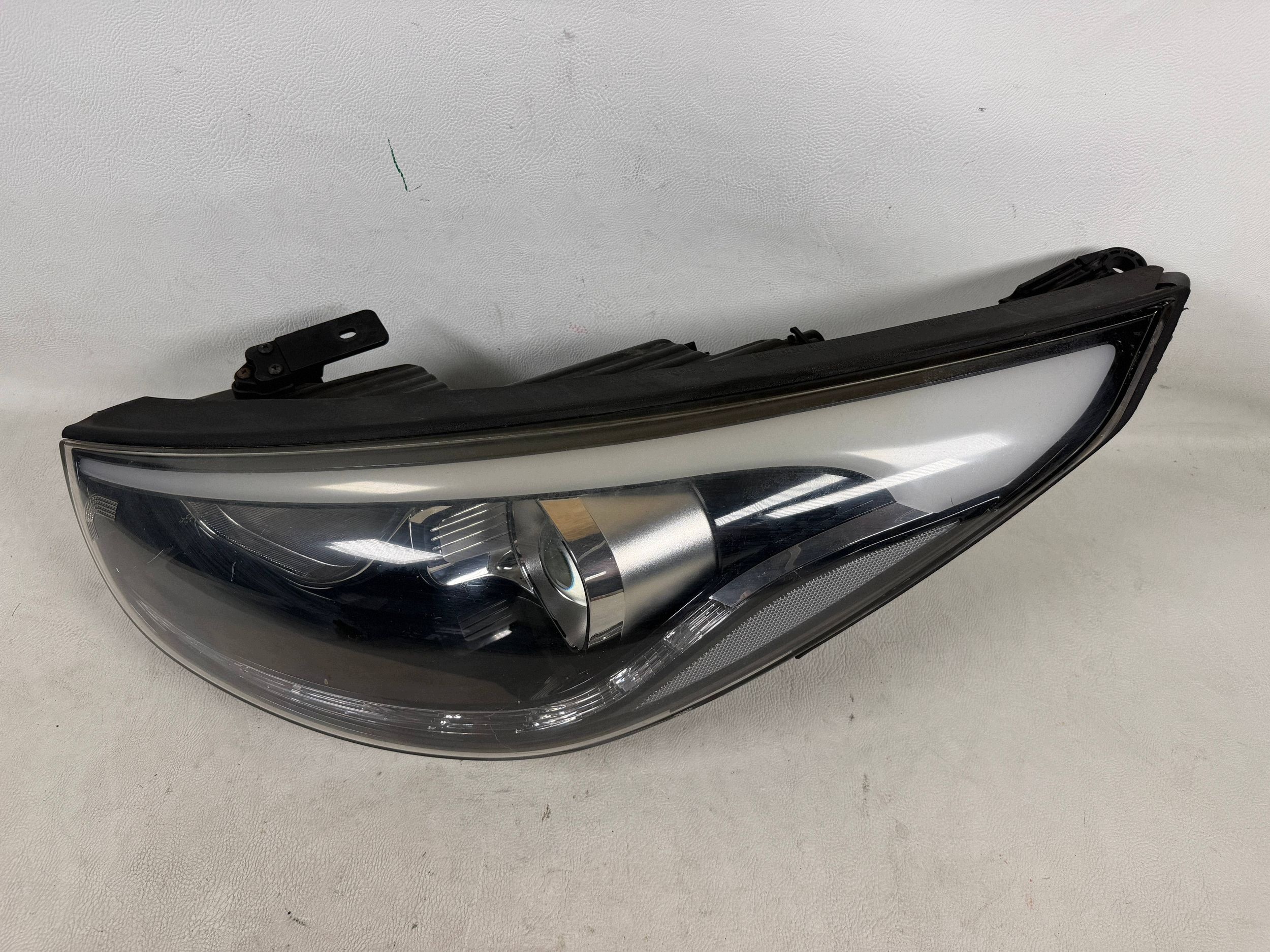 Hyundai IX35 Ix-35 light left LED front front