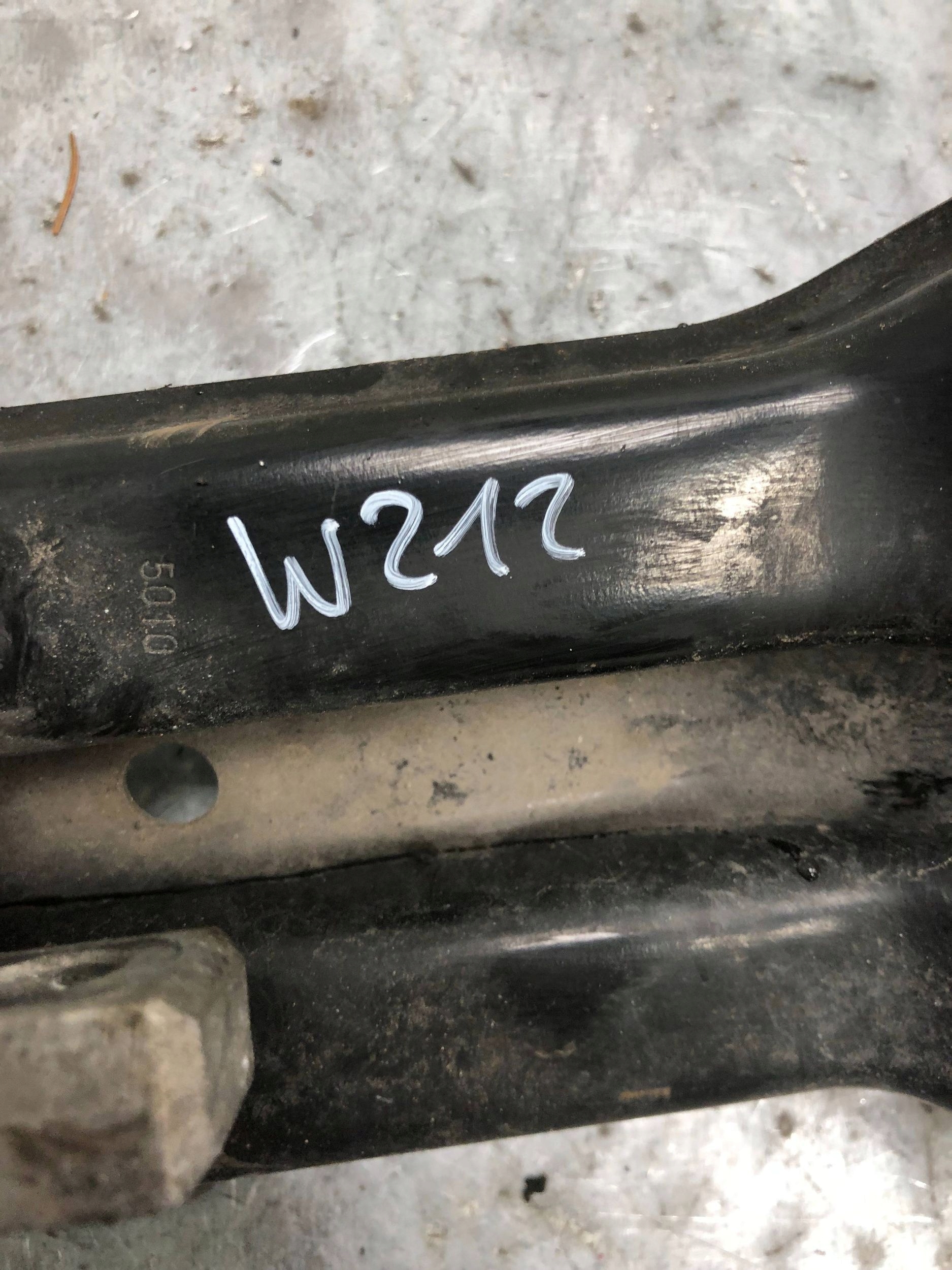 MERCEDES E W212 supporto staffa cambio ingranaggi A2122402002