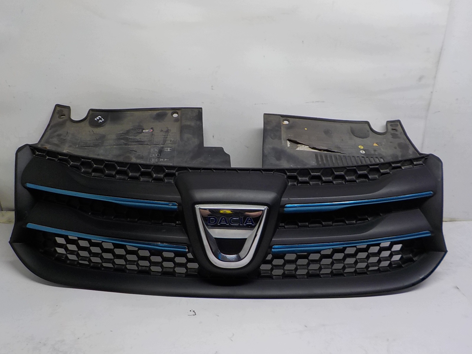 DACIA SANDERO II grill grille radiator