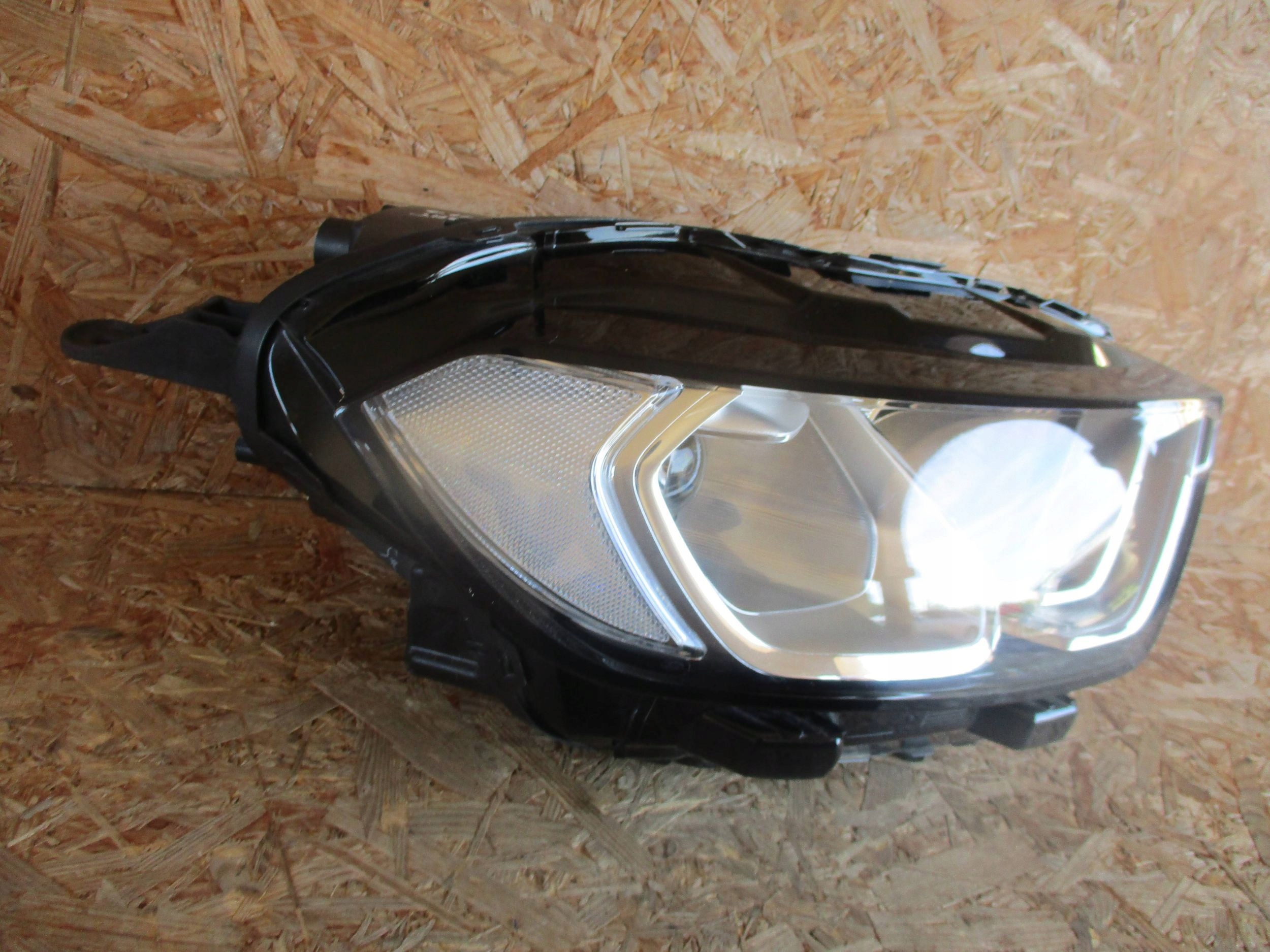light front front right FORD ECOSPORT LIFT 17