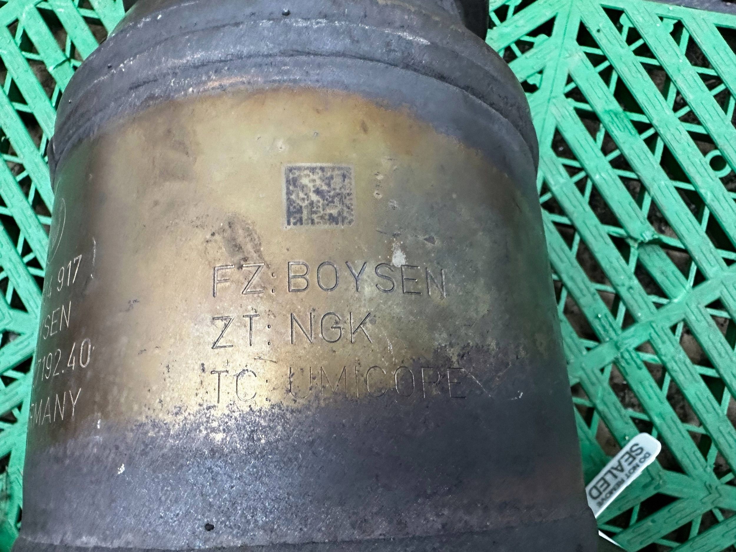 catalyst/DPF BMW i8 8604917