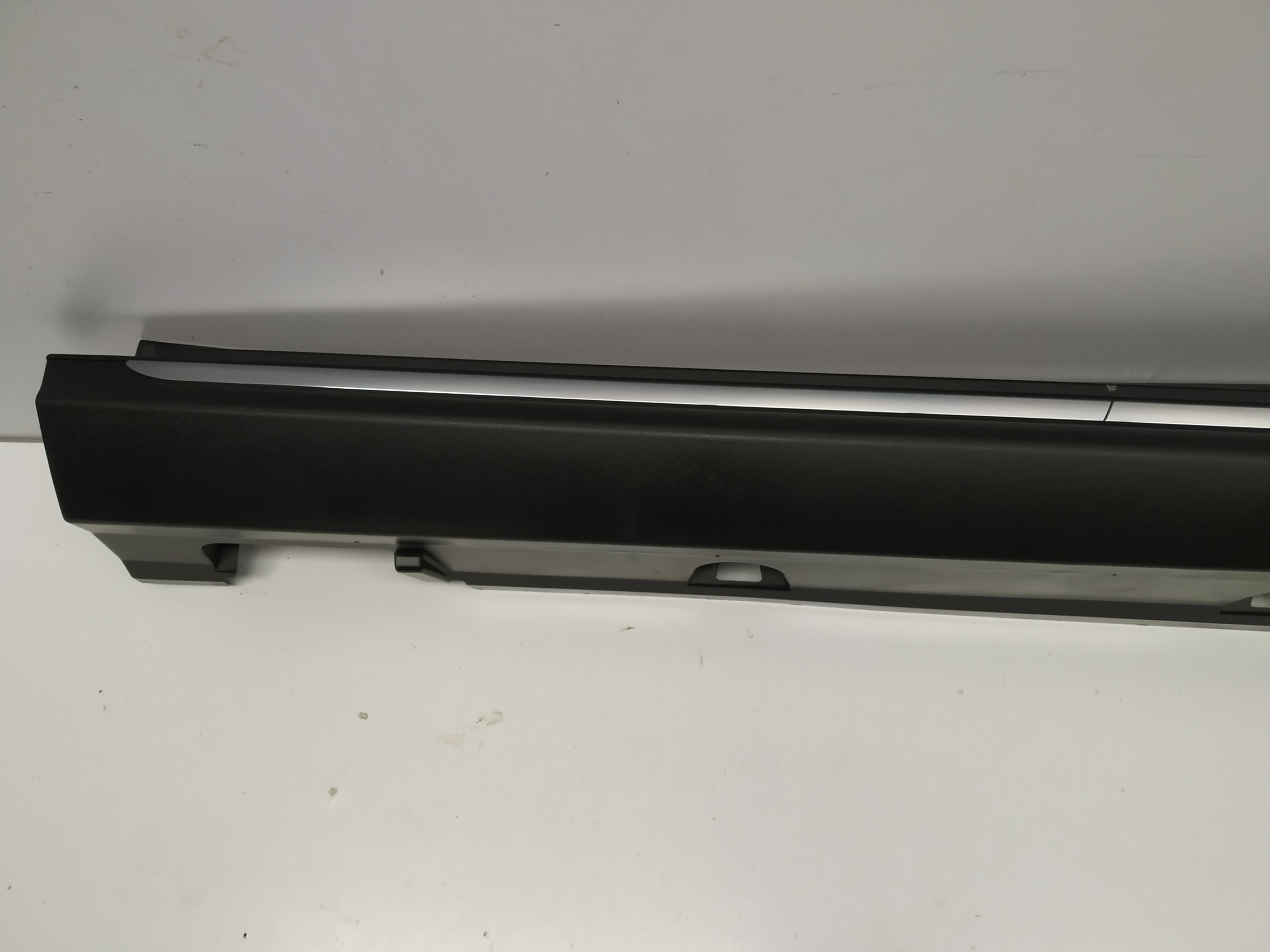 Mercedes ML W166 threshold left right moulding threshold A1666980354 A1666980054