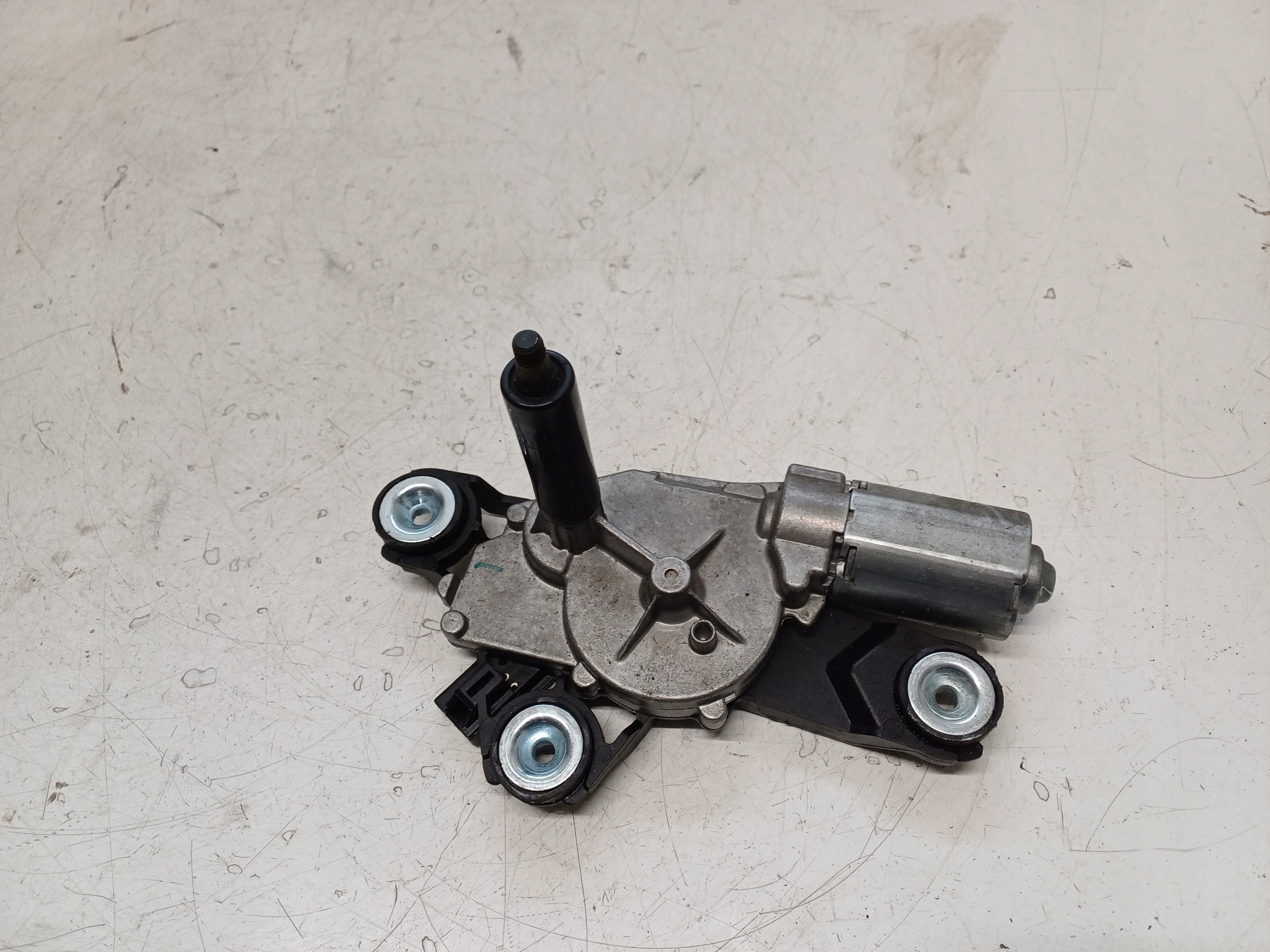 VOLVO V50 04-12 SILNICZEK WYCIERACZKI TYŁ 3M51-R17K441-AD