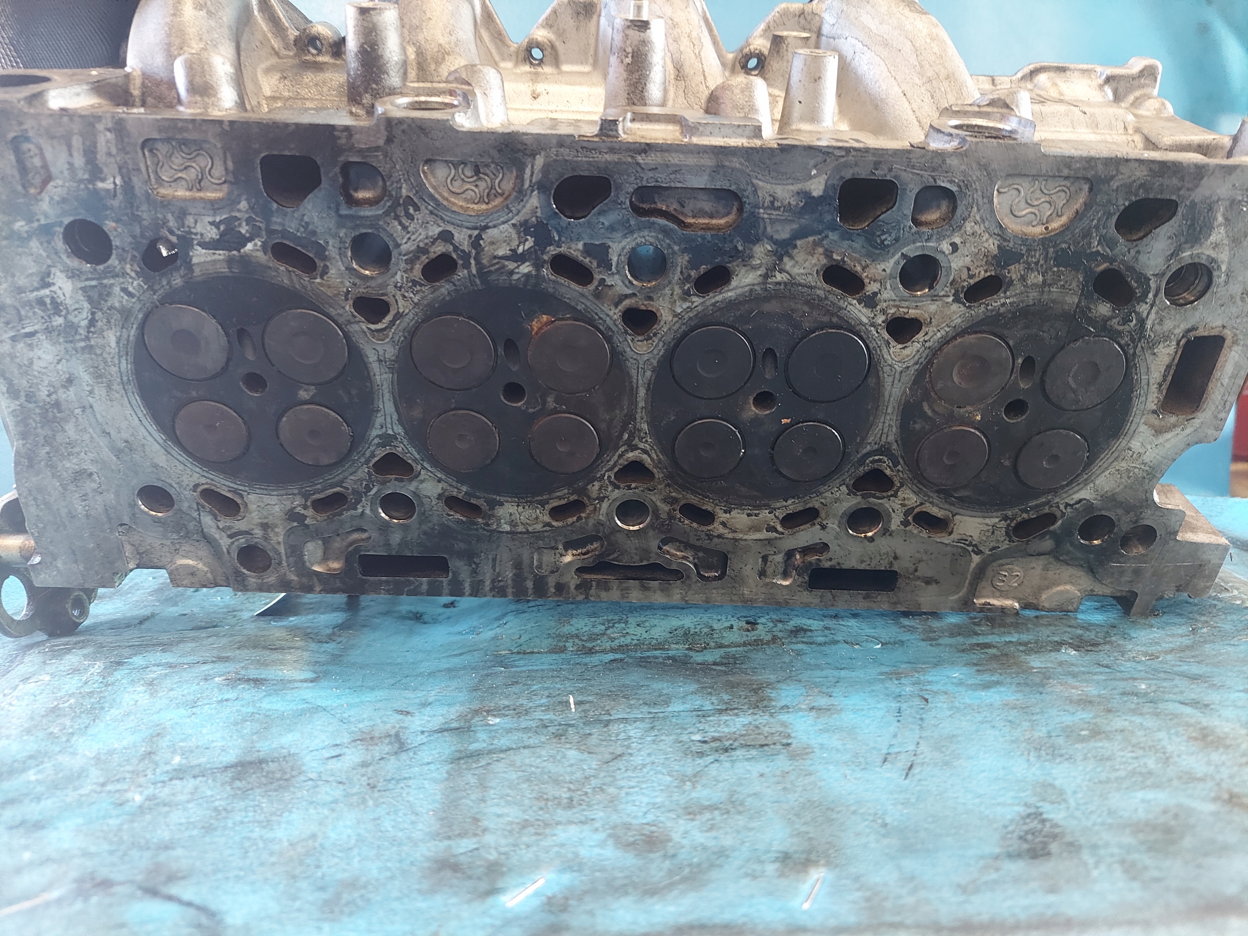 glava FOCUS C-MAX 1.6 TDCI G8DA