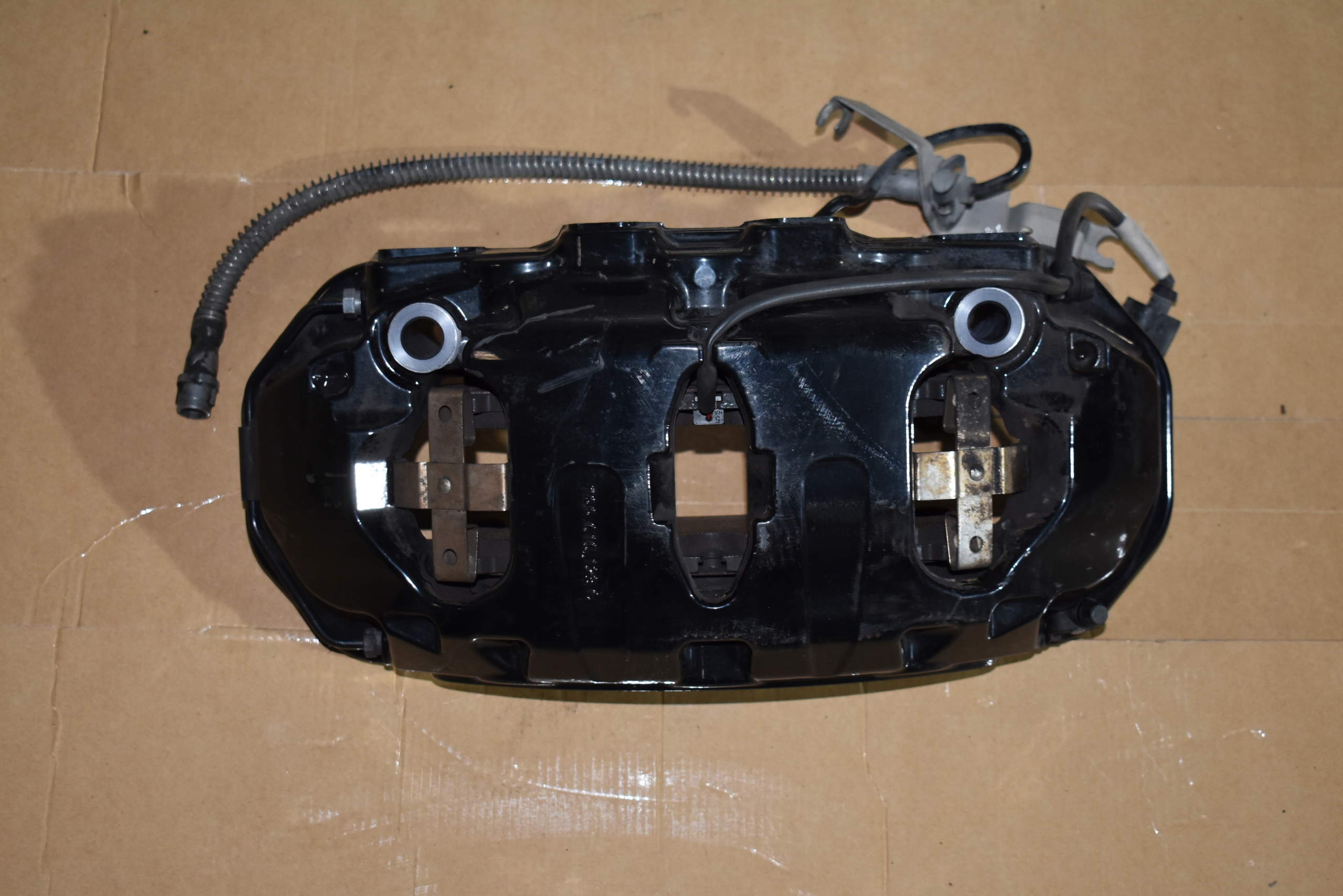 IDEALNY caliper front front right PORSCHE CAYENNE 9Y HYBRYDA 1