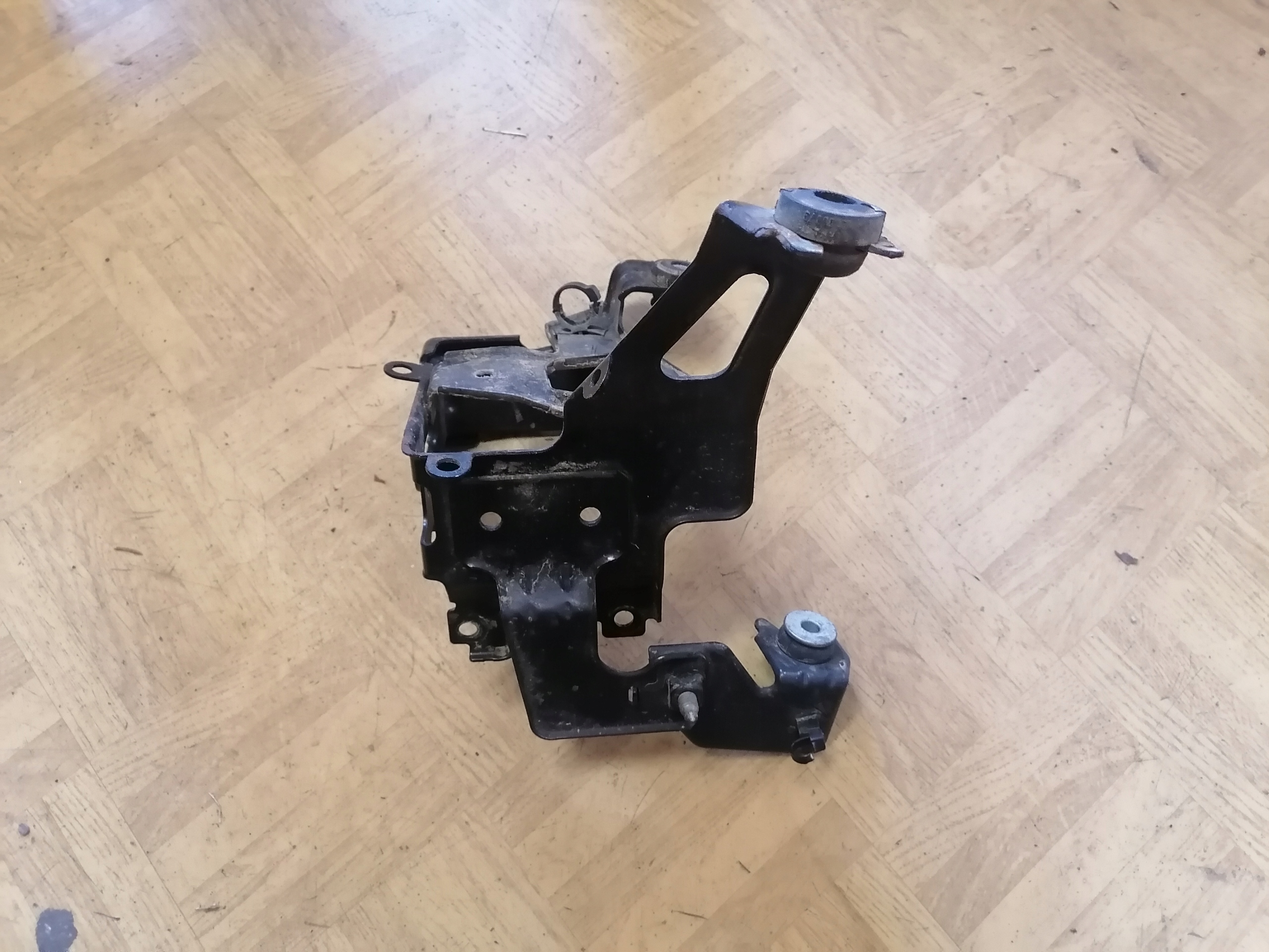 OPEL ASTRA H ZAFIRA B Support plaque POMPY ABS 13190873