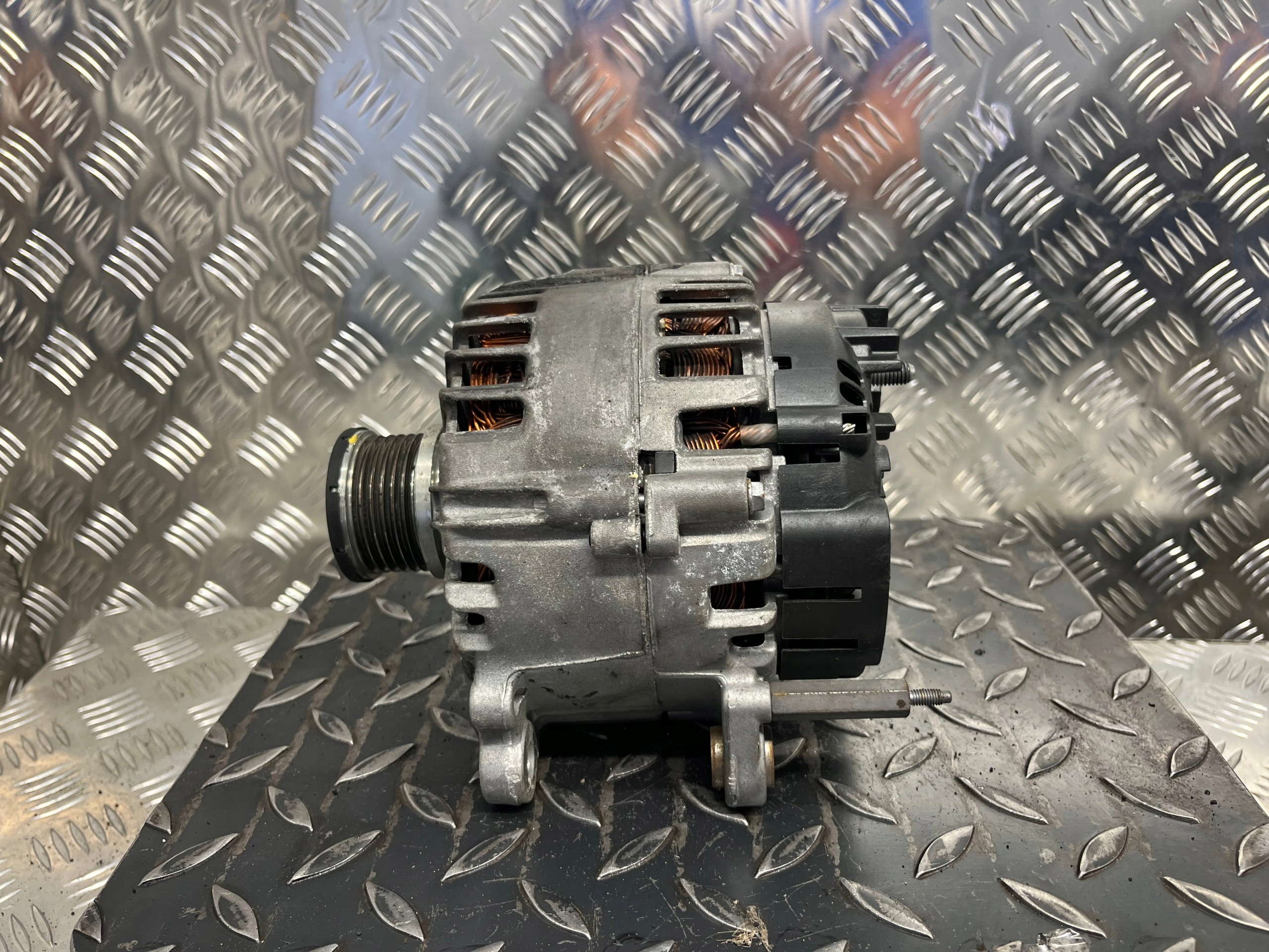 ALTERNATOR VOLKSWAGEN PASSAT B8 03L903023L 140A
