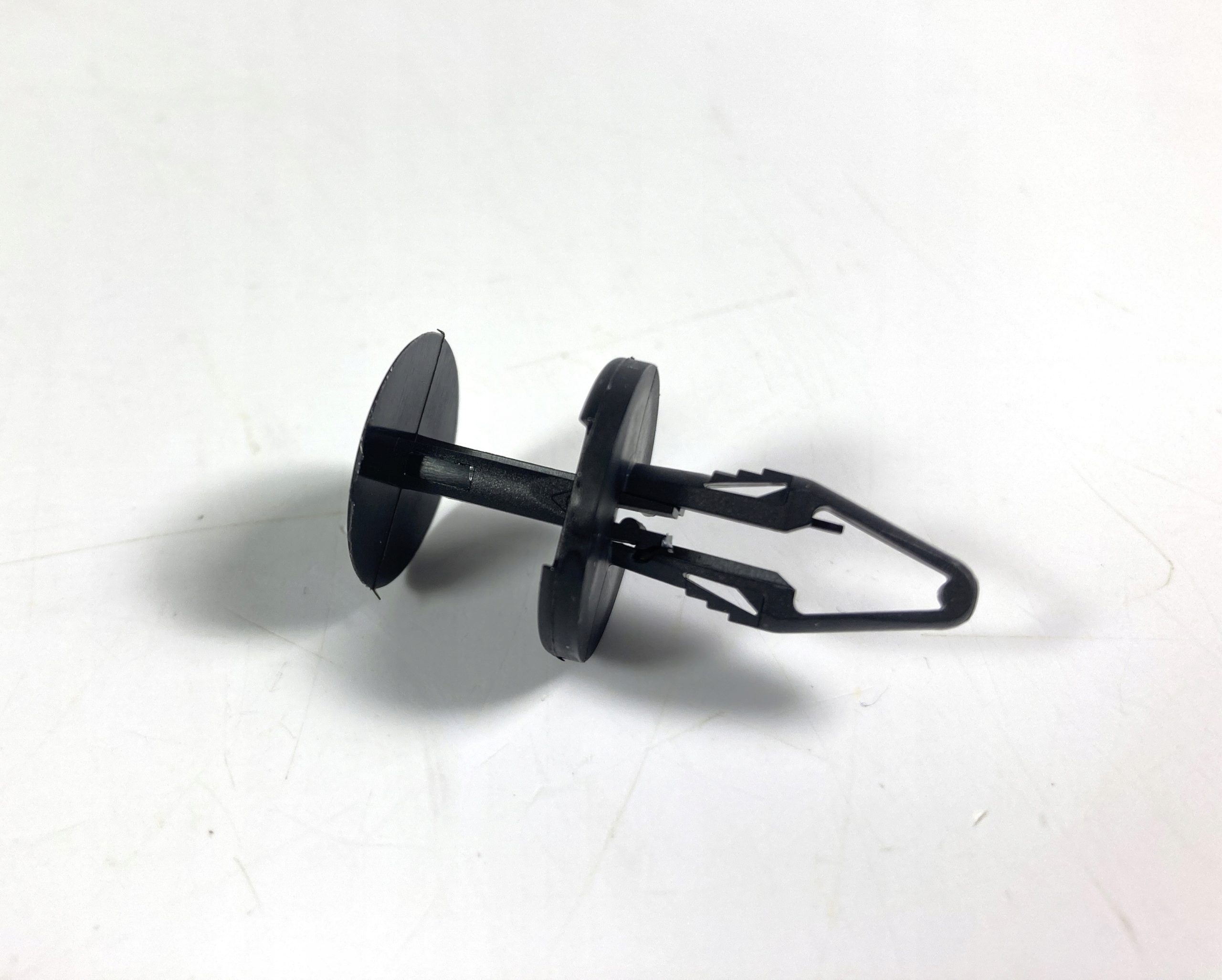 MOPAR - kolek spinka klips Challenger Charger Ram Cherokee Chrysler 300