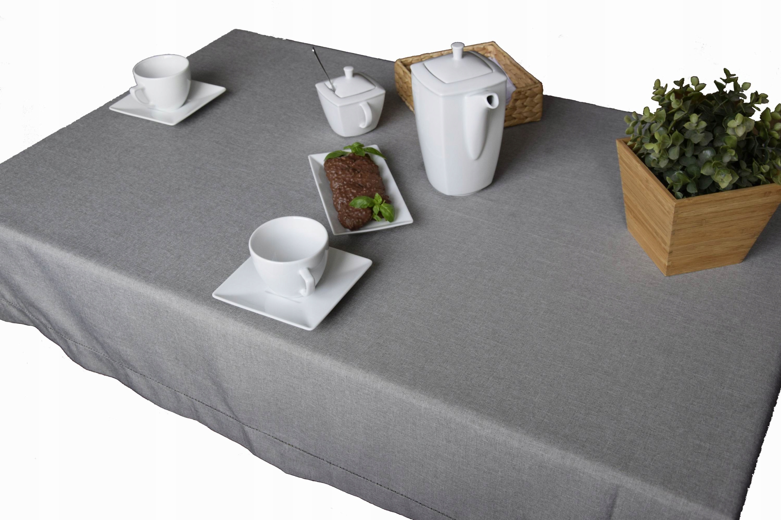 

Obrus Szary Gładki 130/180 Delikatna Mereżka