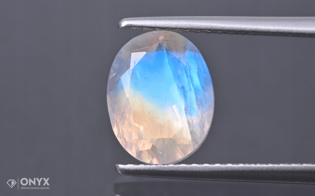 Měsíční kámen A fazetovaný ovál 10x8 mm