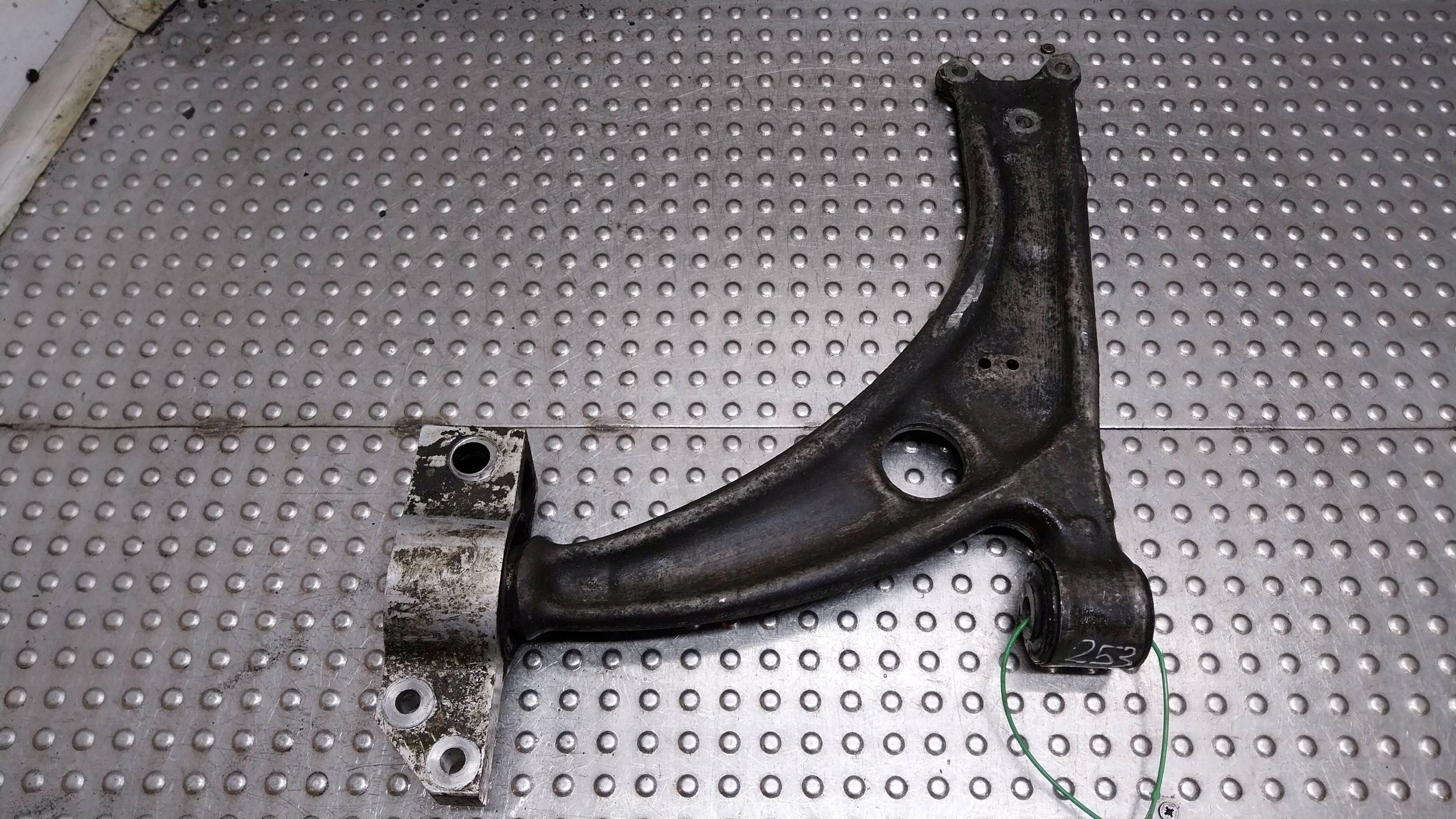arm left right front 3C0407153B VW PASSAT B6 CC 07-12