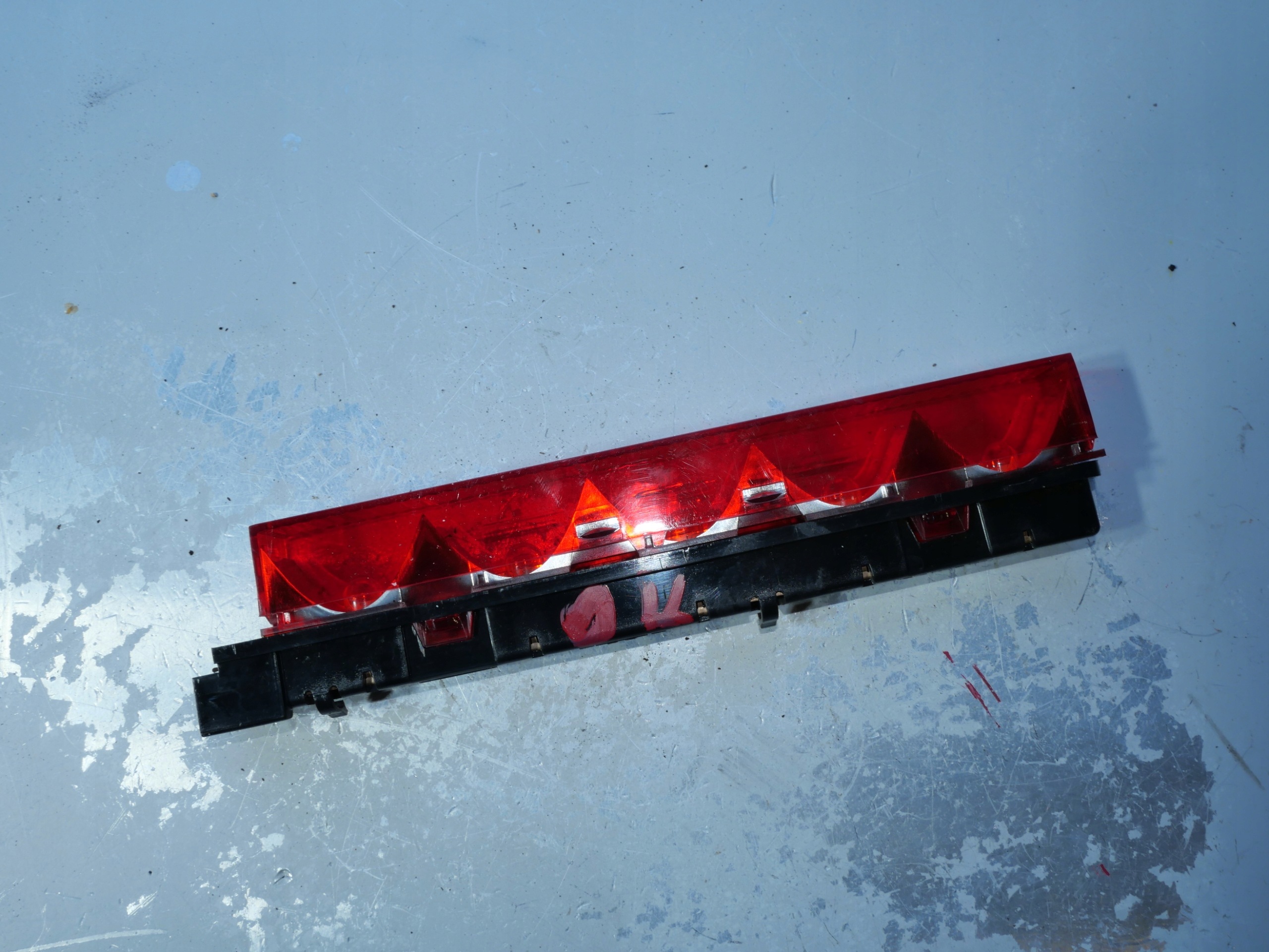 TRZECIE light STOP FORD 1S71-13A613-AE