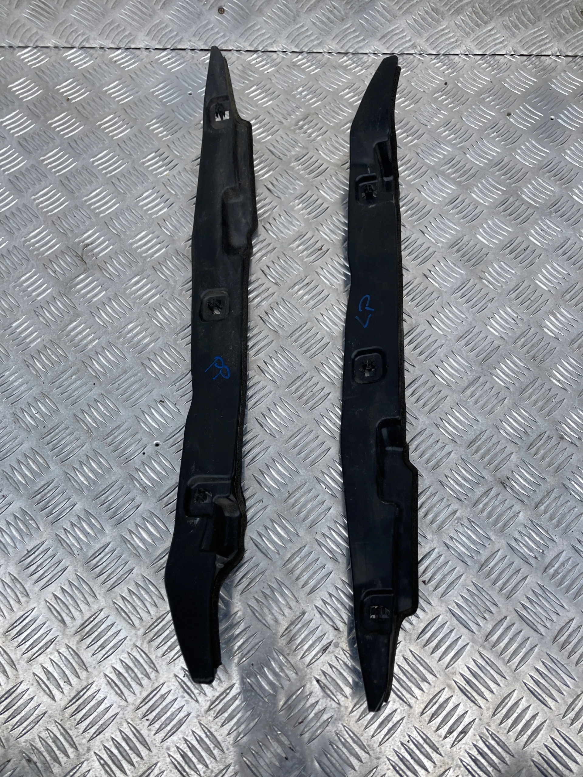 WYGŁUSZENIE BŁOTNIKA LEWE PRAWE SUZUKI IGNIS III 16-