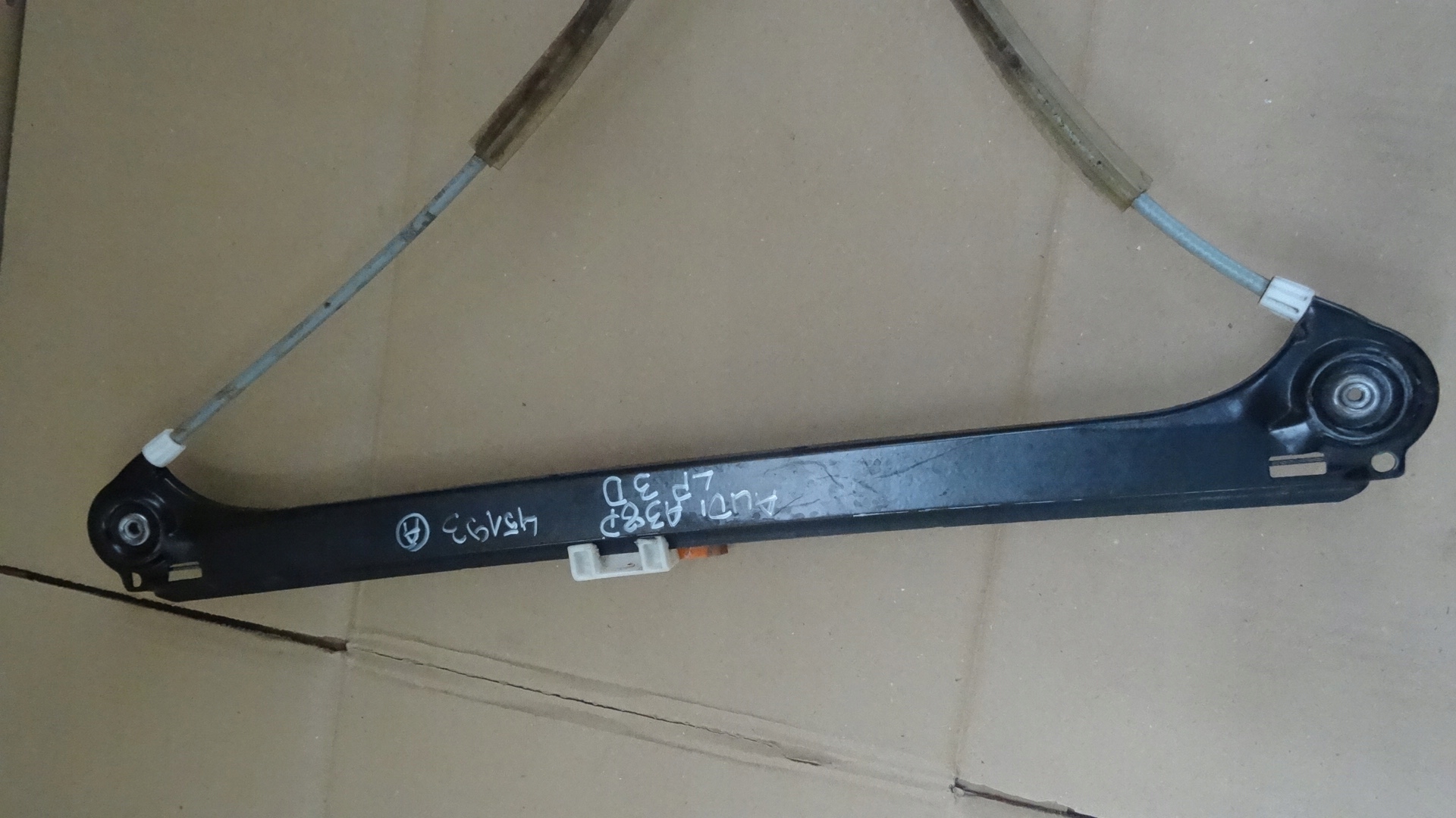 AUDI A3 8P PODNOŚNIK SZYBY LEWY PRZÓD 3D 8P0959801A Numer katalogowy części AUDI A3 8P PODNOŚNIK SZYBY LEWY PRZÓD 3D 8P0959801A