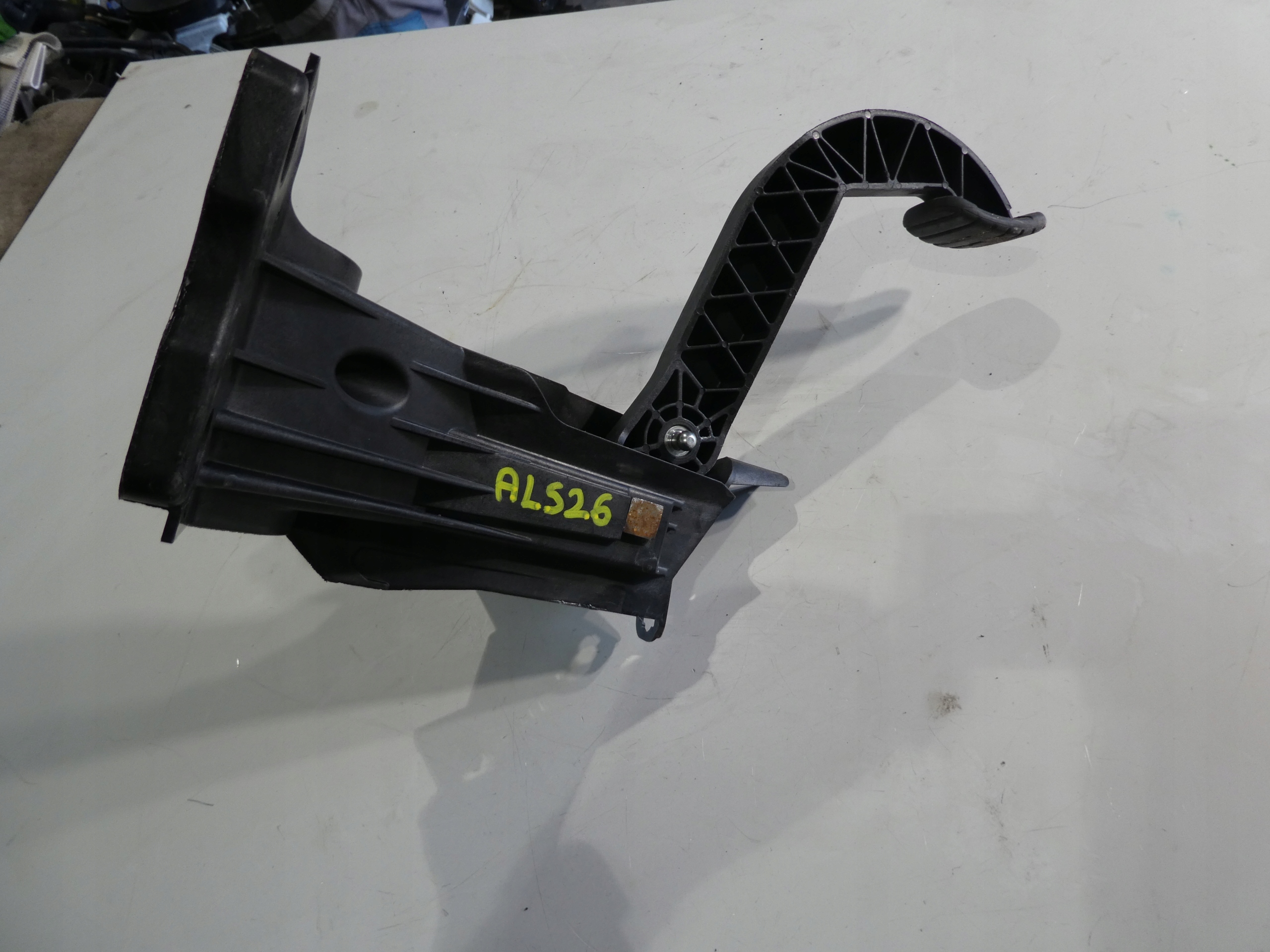 KUPPLUNGSPEDAL BREMSE RENAULT MASTER III 070112G