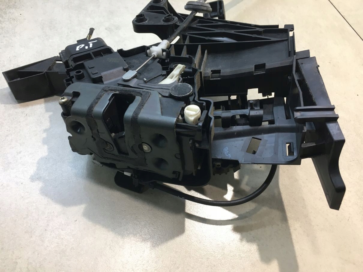 lock door right rear part FOCUS C-MAX 3M5AR26412BN 6 PIN