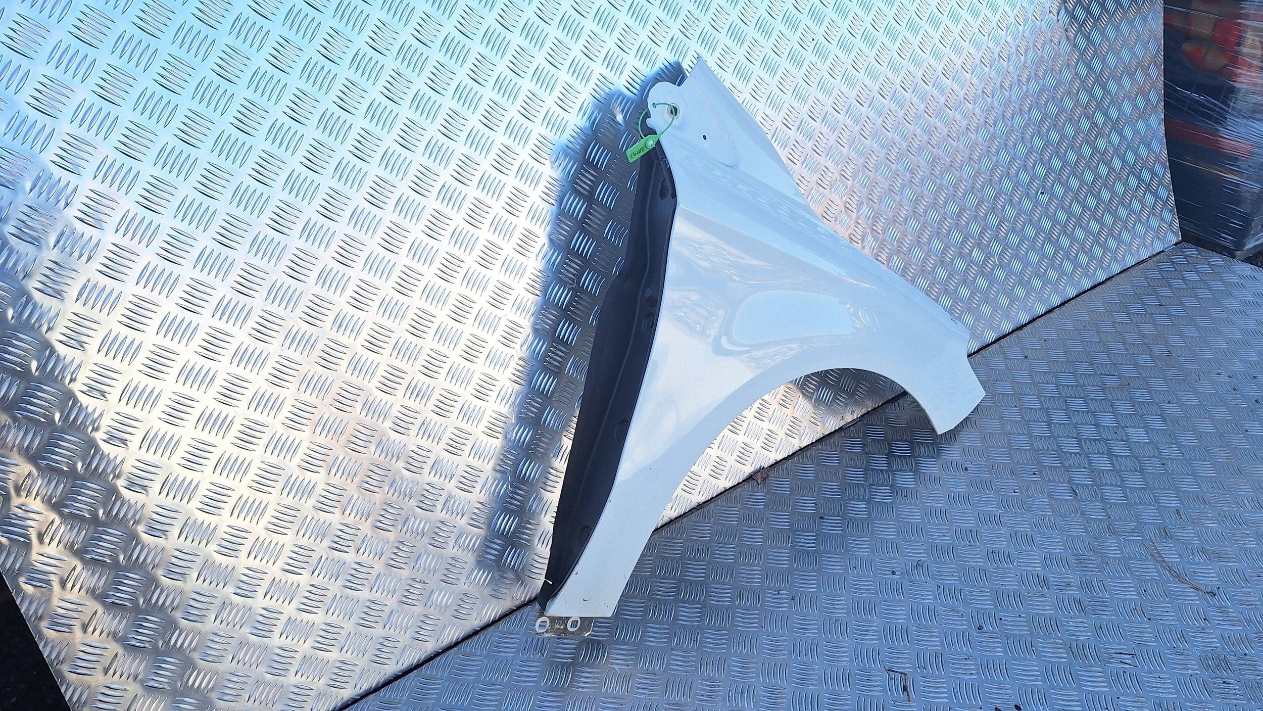 fender front right MERCEDES B-KLASA W246 12