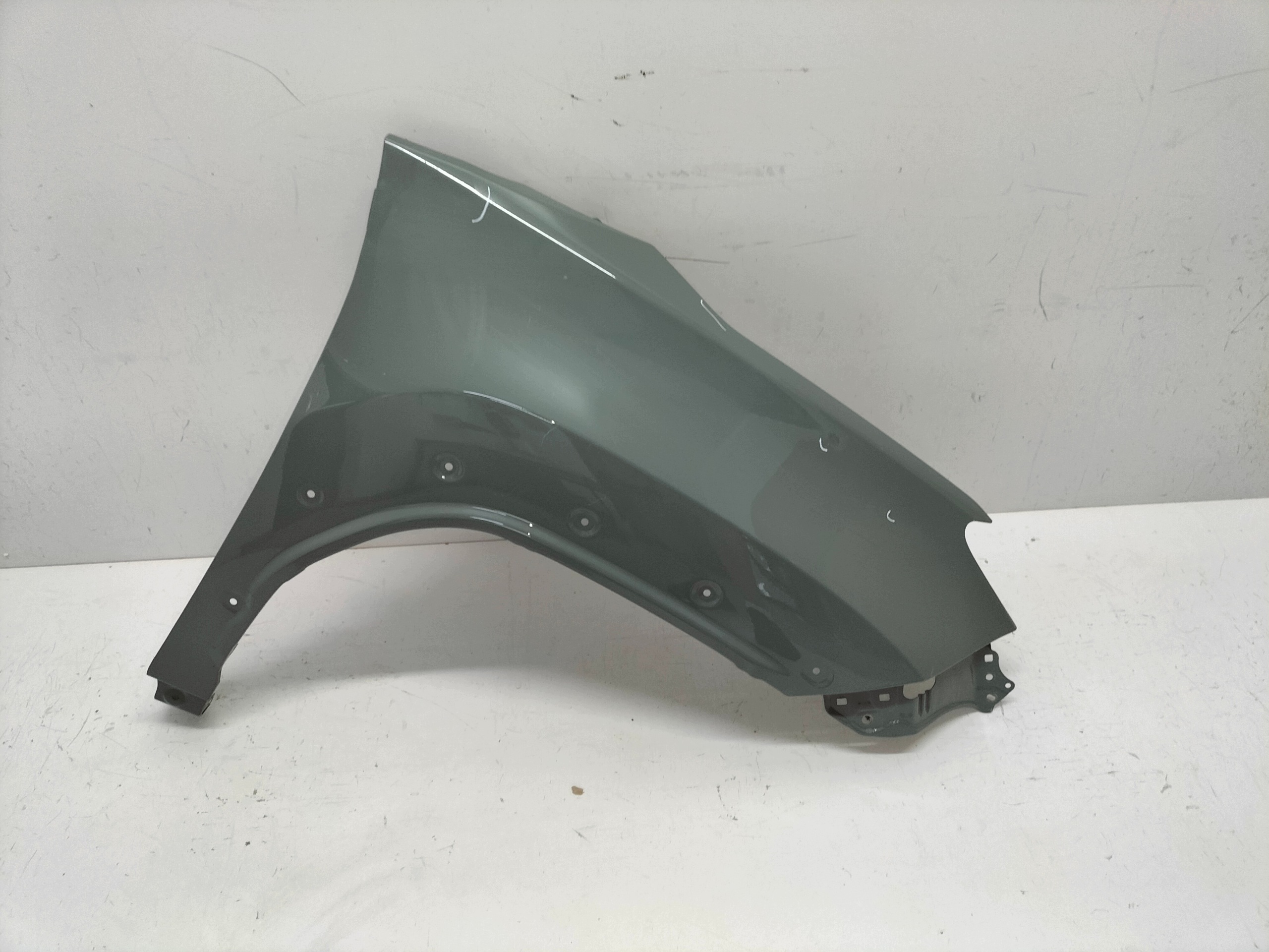 fender front front right TOYOTA YARIS CROSS 20