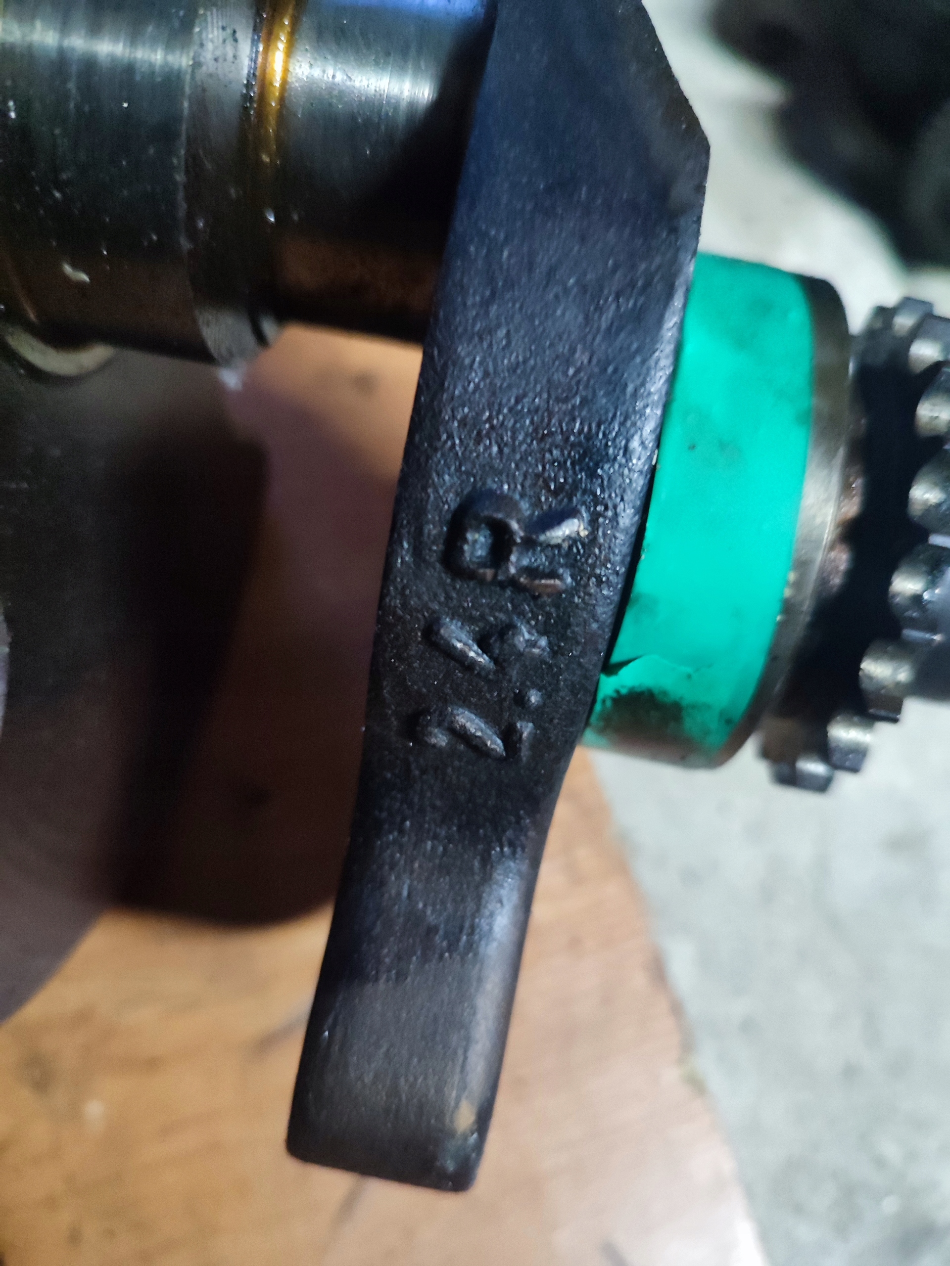 crank Z PANEWKAMI AUDI 2.4 078R