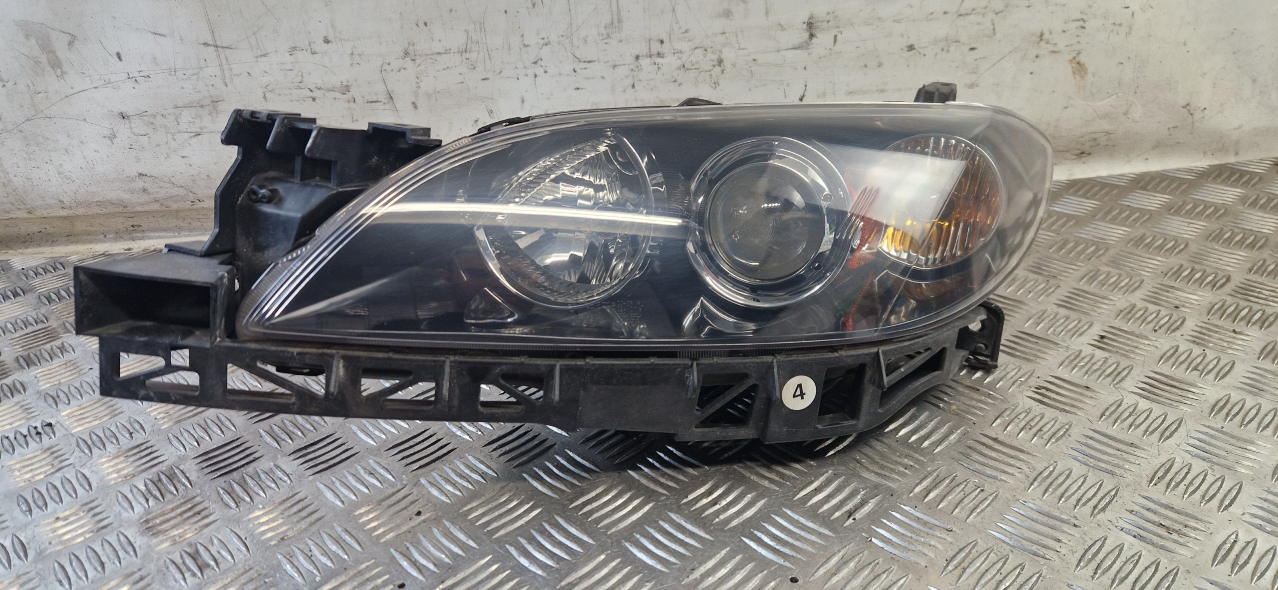 light left front MAZDA 3 2005r