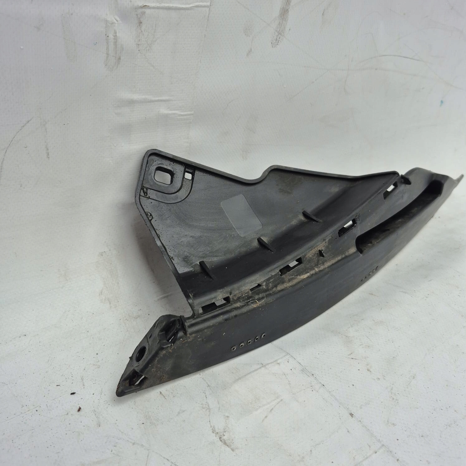 MERCEDES B-KLASA III 3 W247 AMG 18-23 holder support right front front