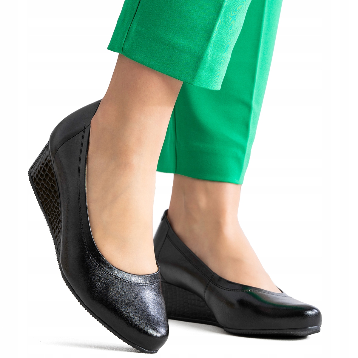 Kotníkové boty měkké Kožené elegantní černé pohodlné Wojtyłko 42