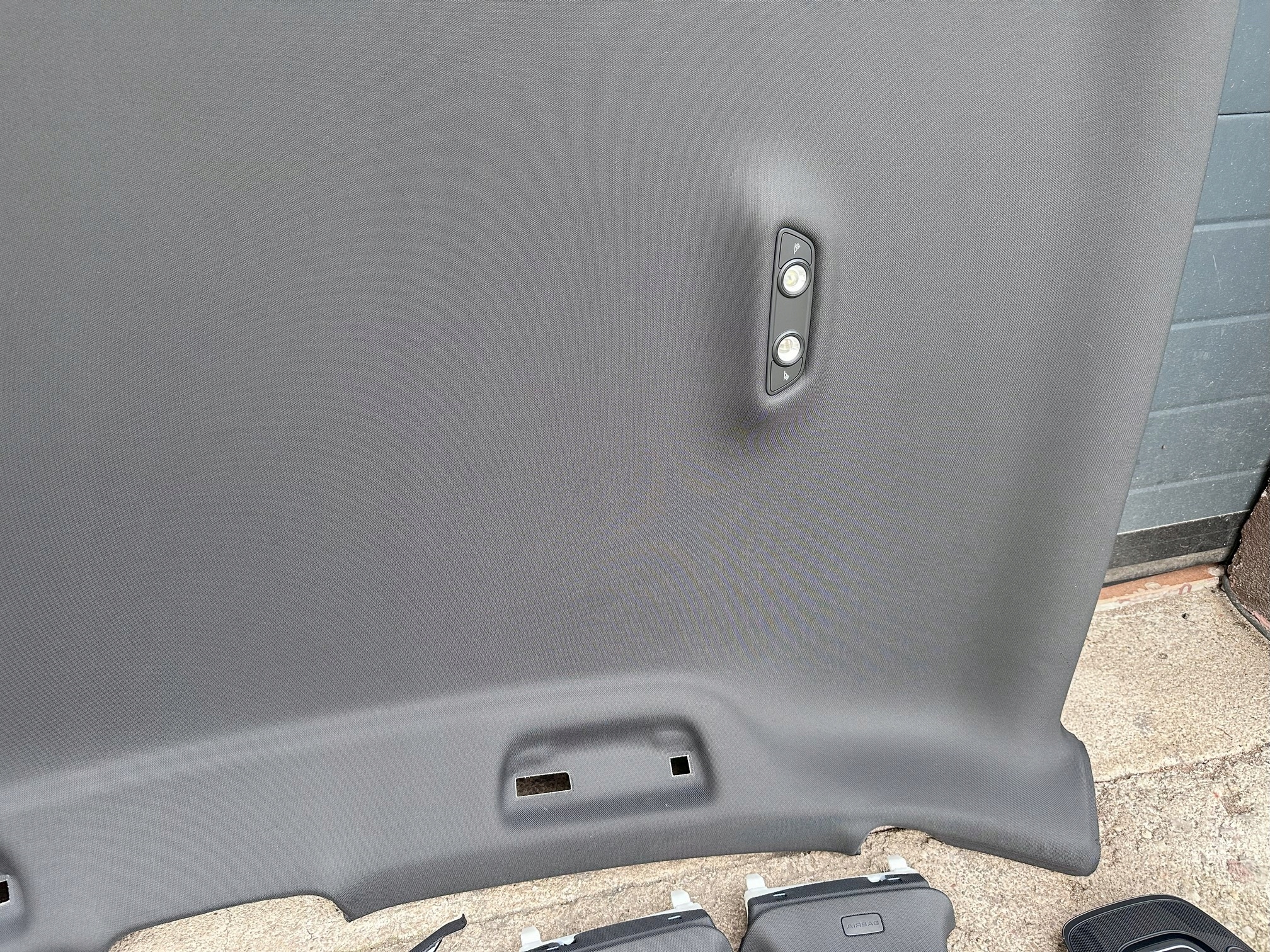 AUDI A4 B9 SEDAN S-LINE PODSUFITKA CZARNA + SŁUPKI KOMPLET Typ samochodu Samochody osobowe