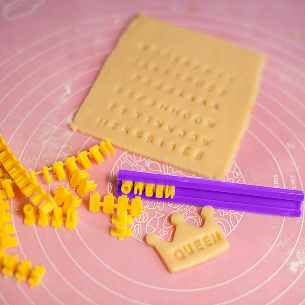 STEMPEL do ciastek ciasteczek Litery Cyfry Alfabet Stan opakowania oryginalne