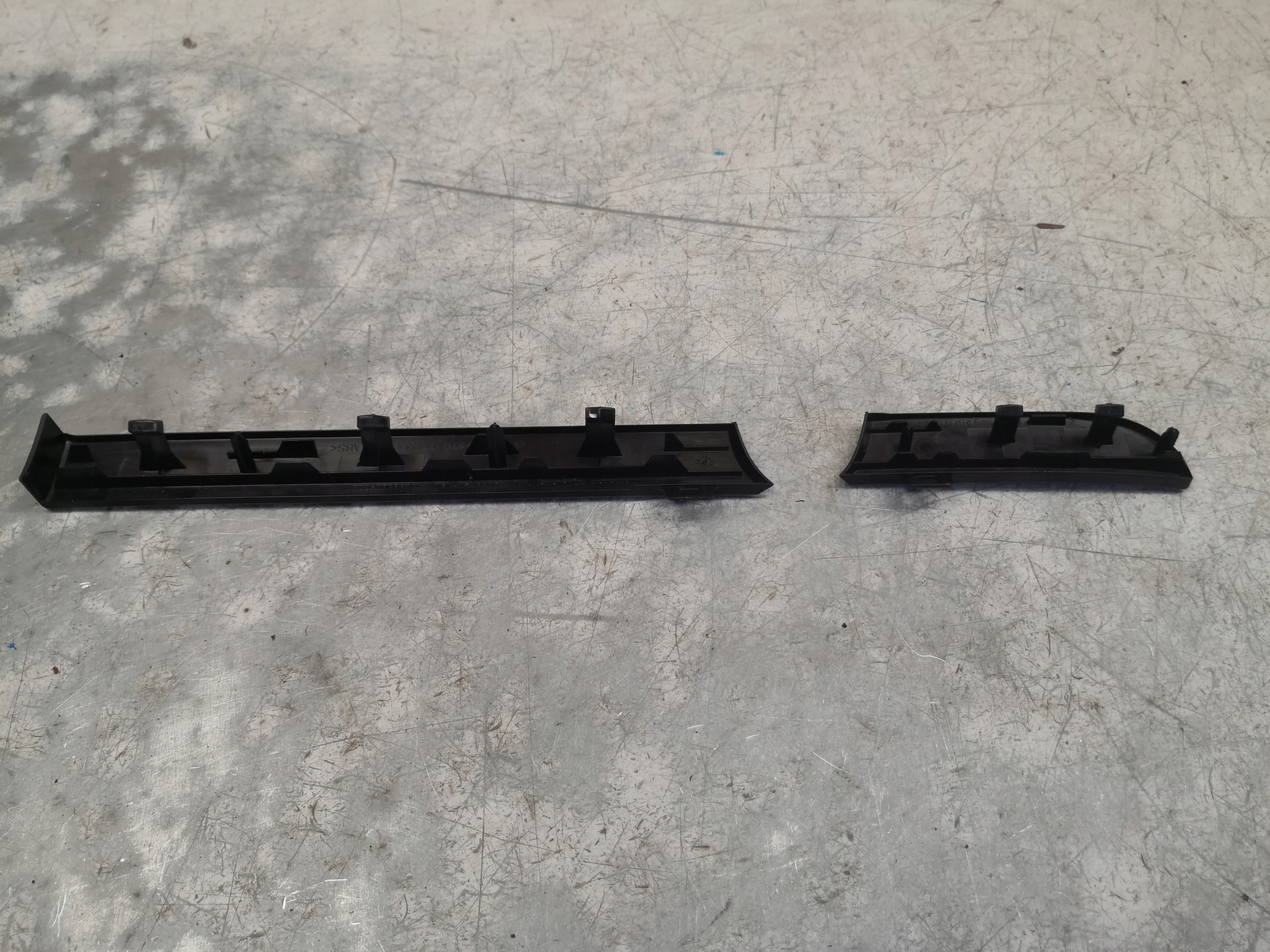 Moulage DEKORY Console VW TOURAN LIFT 1T1858417B