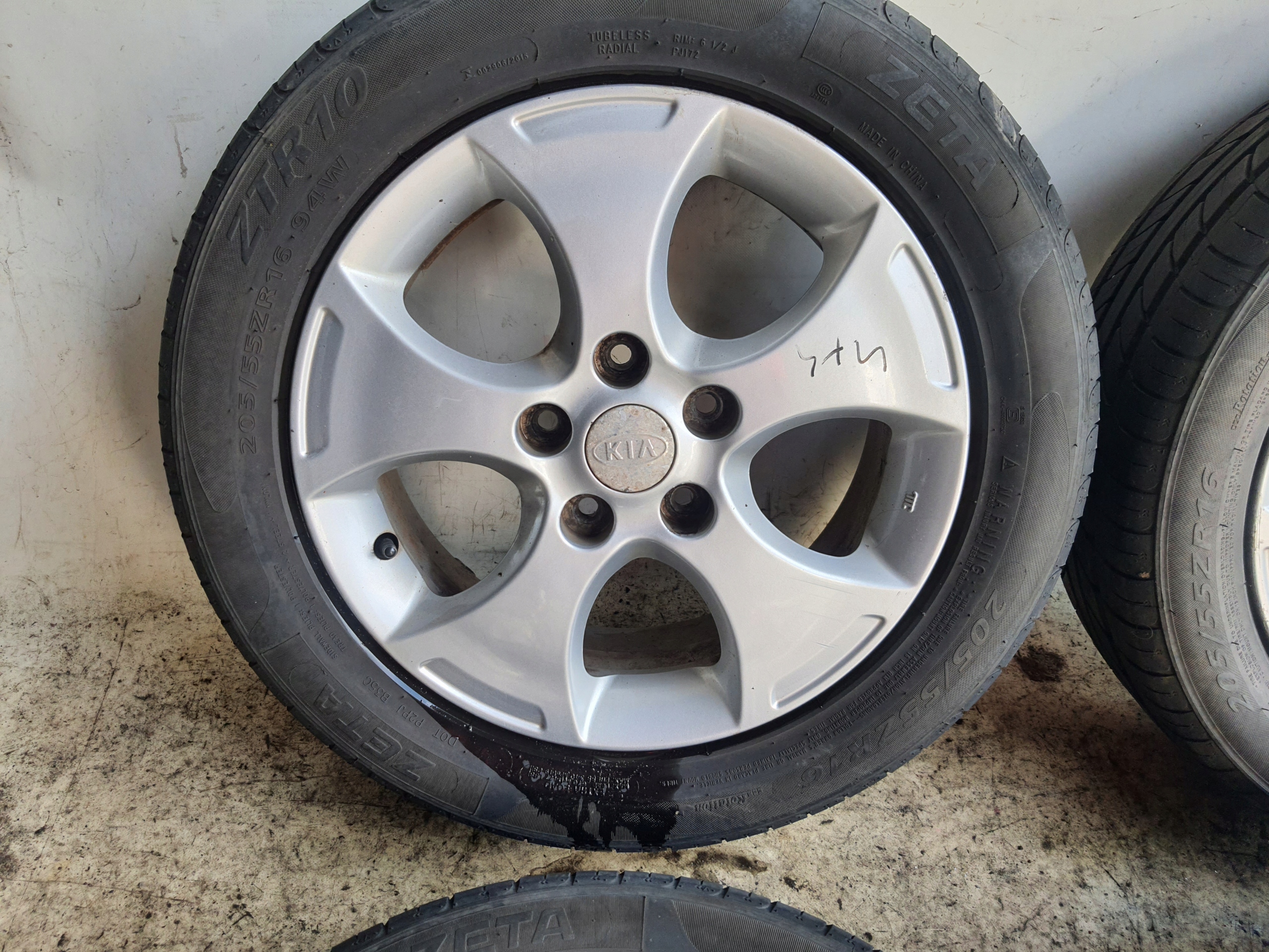 KIA RIO III 11-16 discs + tyres 205/55 16