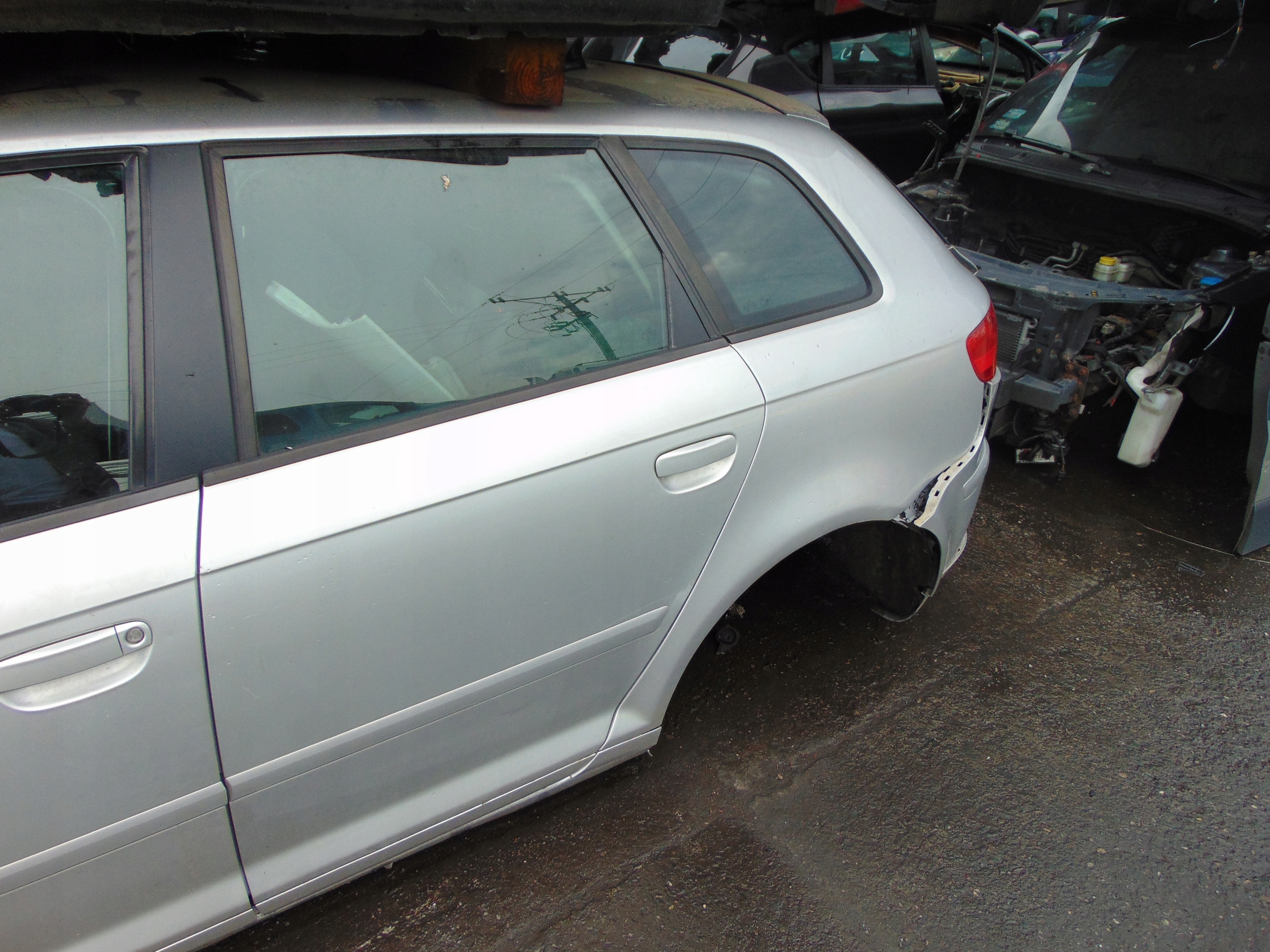 КРЫЛО ЧЕТВЕРТЬ ЛЕВА ЗАД. La7w AUDI A3pd