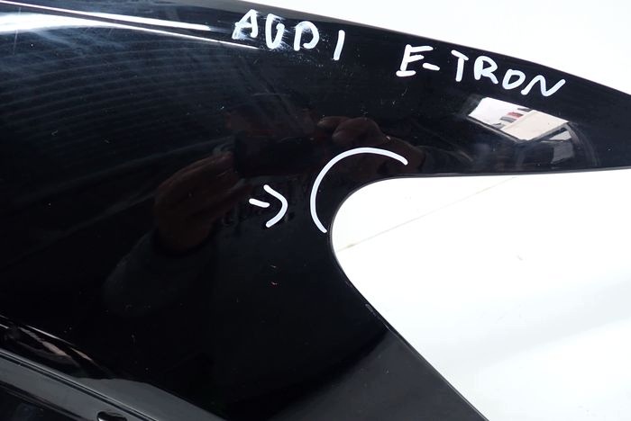 AUDI Q8 E-TRON fender right front front