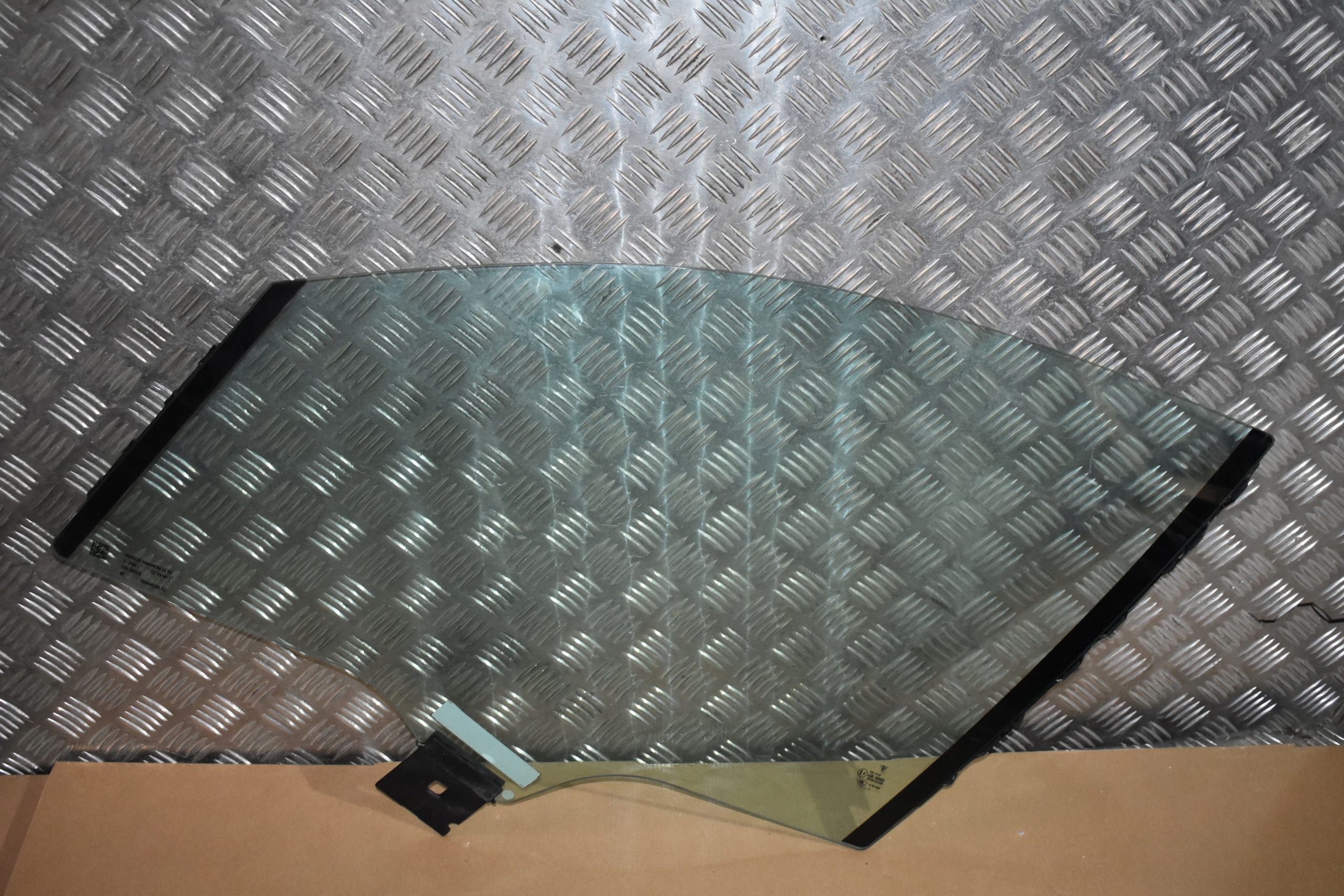 IDEALNA SZYBA DRZWI PRZÓD PRZEDNIA LEWA PORSCHE PANAMERA 971 17R. 1