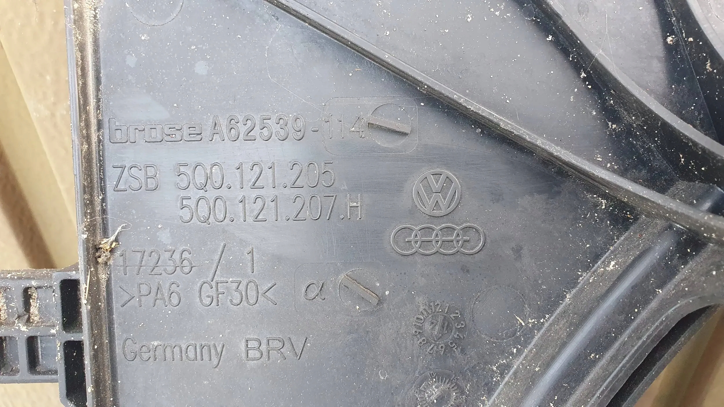 Skoda Octavia 3 III 5E 1.6 TDI obal ventylátora ventilátor chladiče