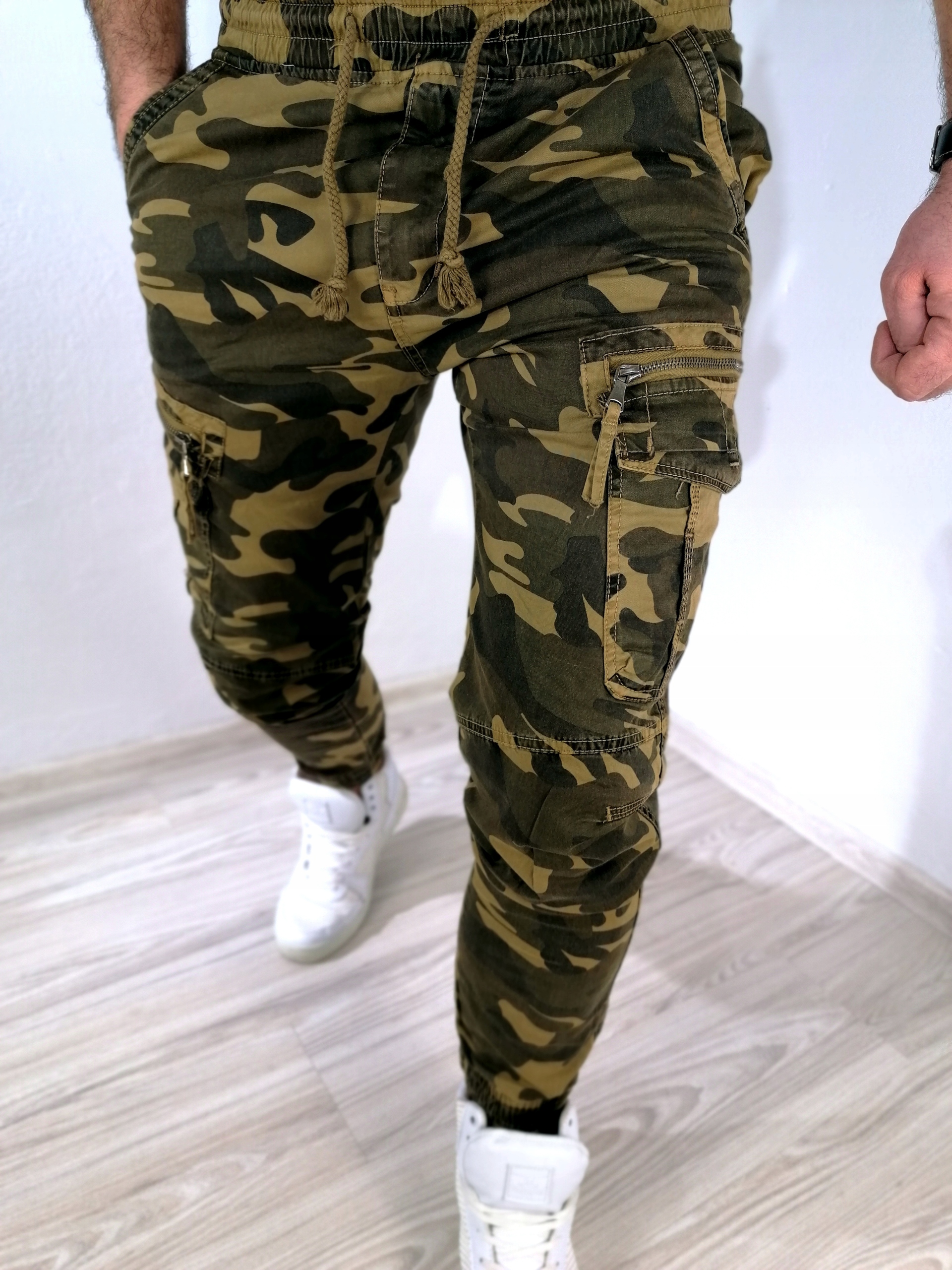 Spodnie męskie joggery moro bojówki ściągacz TP 36 Rozmiar 36