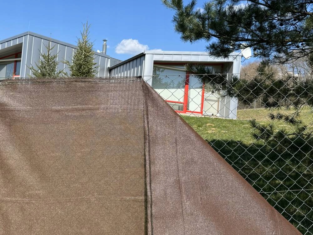 Sítě stínící na plot PloteS 150 stínivost 90%, hnědá, 1,6x50m