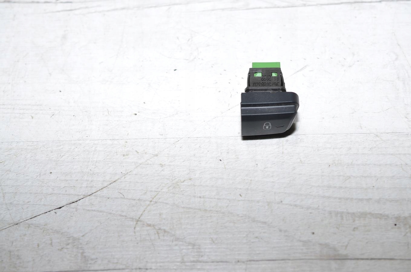 button switch zamykania door PEUGEOT 208 and