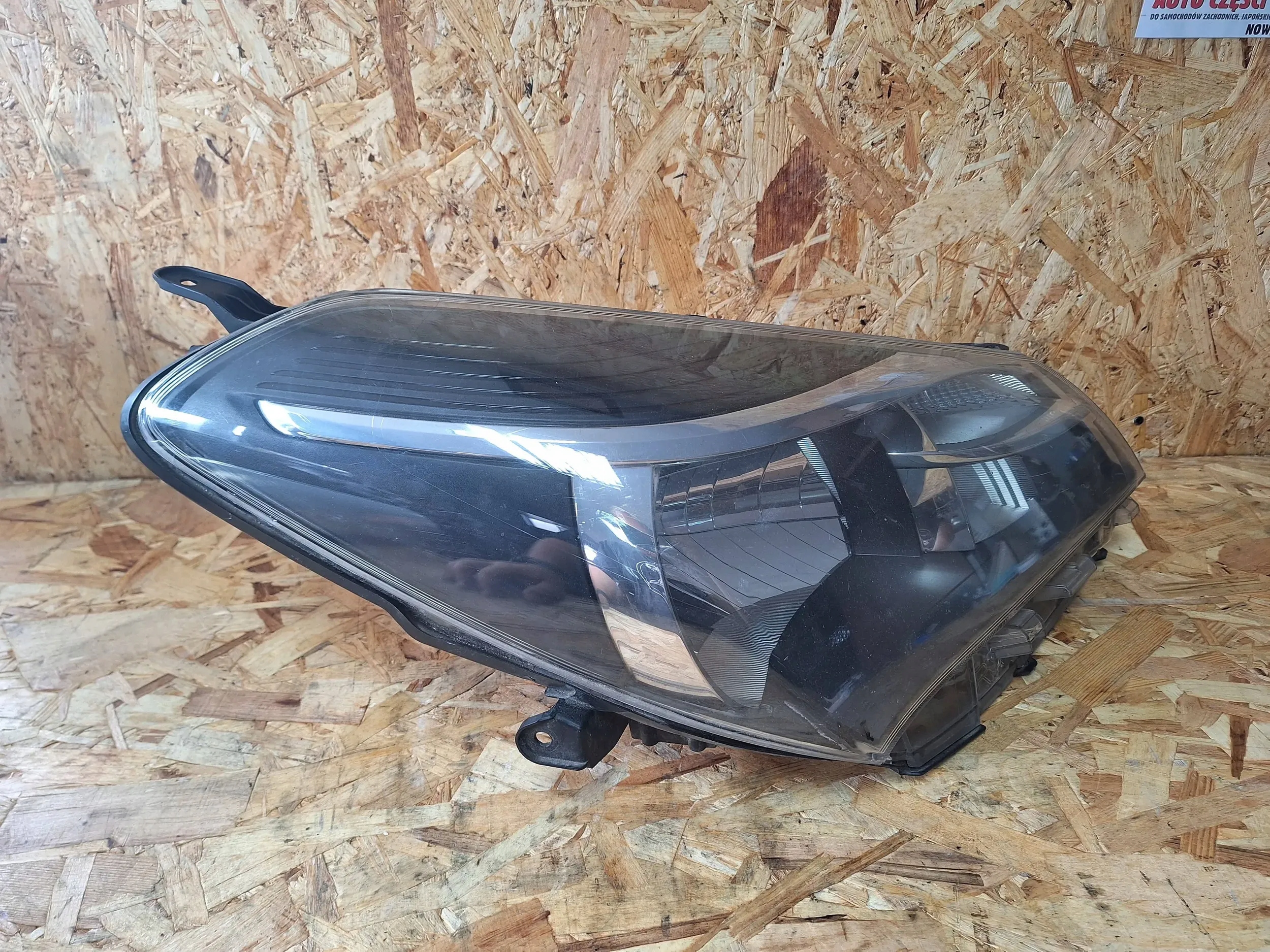 light front right Toyota Yaris III 14-17 EU