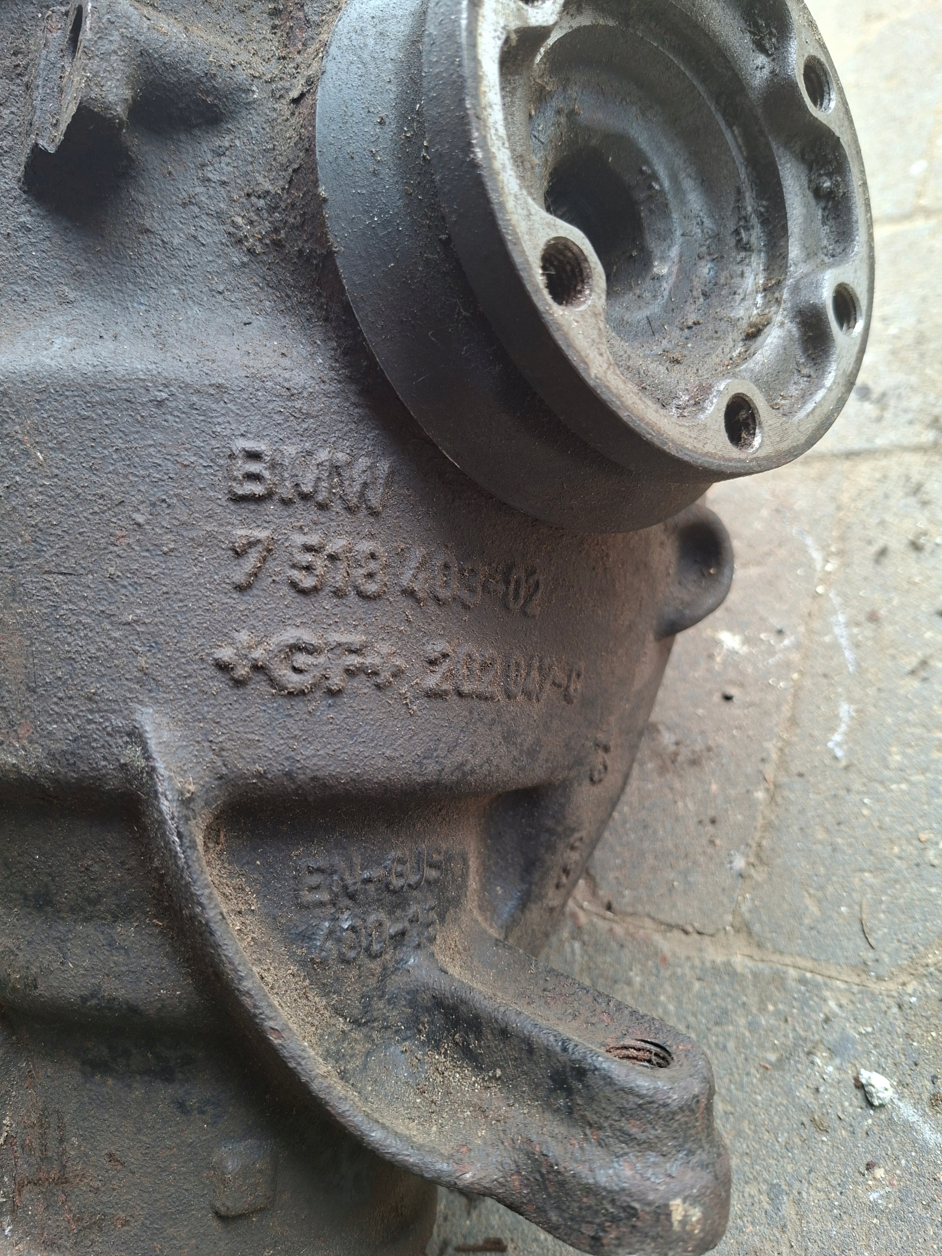 Differential hinten BMW E87 E88 E60 E90 E81 2011r 7518403