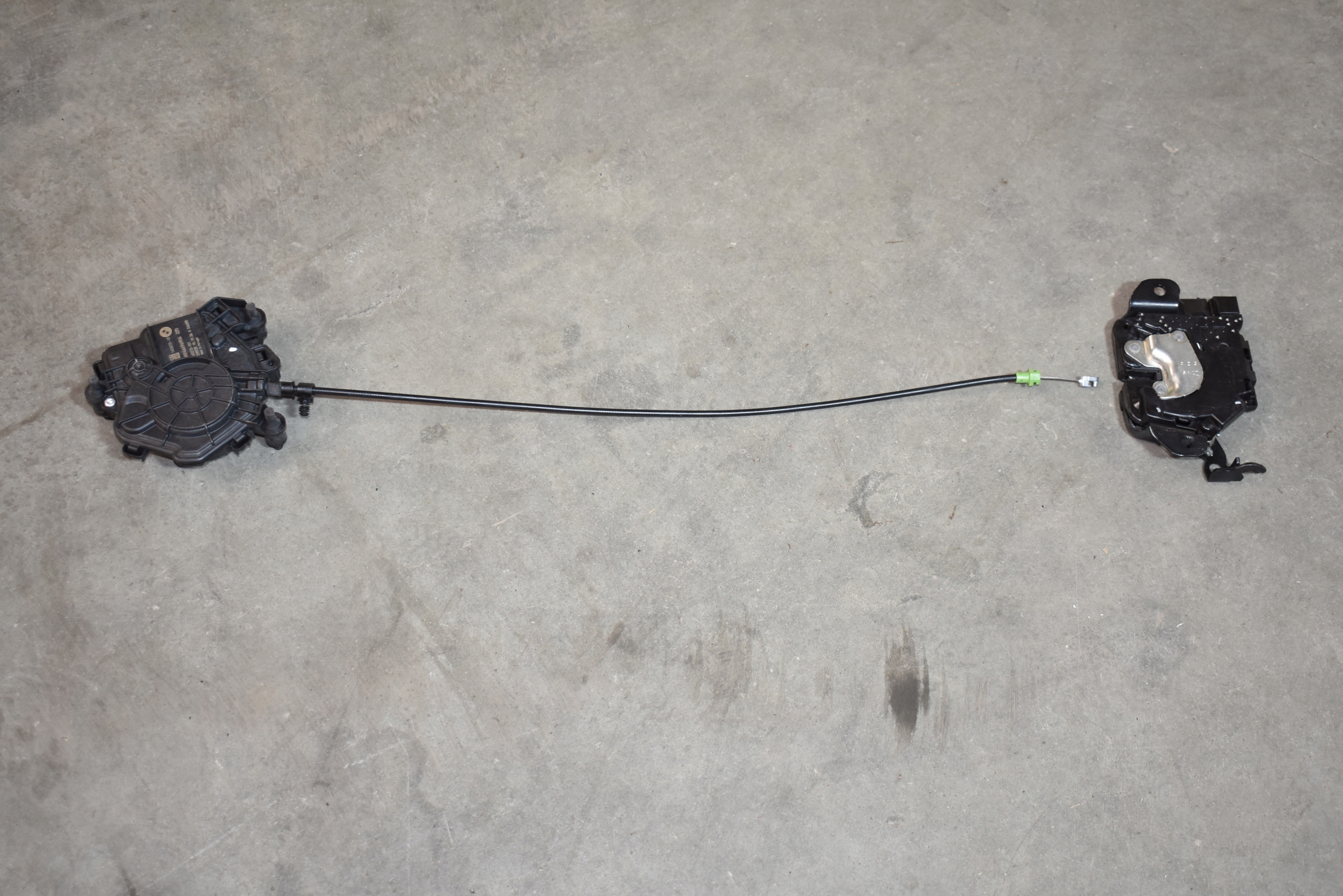 IDEALNY lock DOCIAG bonnet boot BMW G70 1