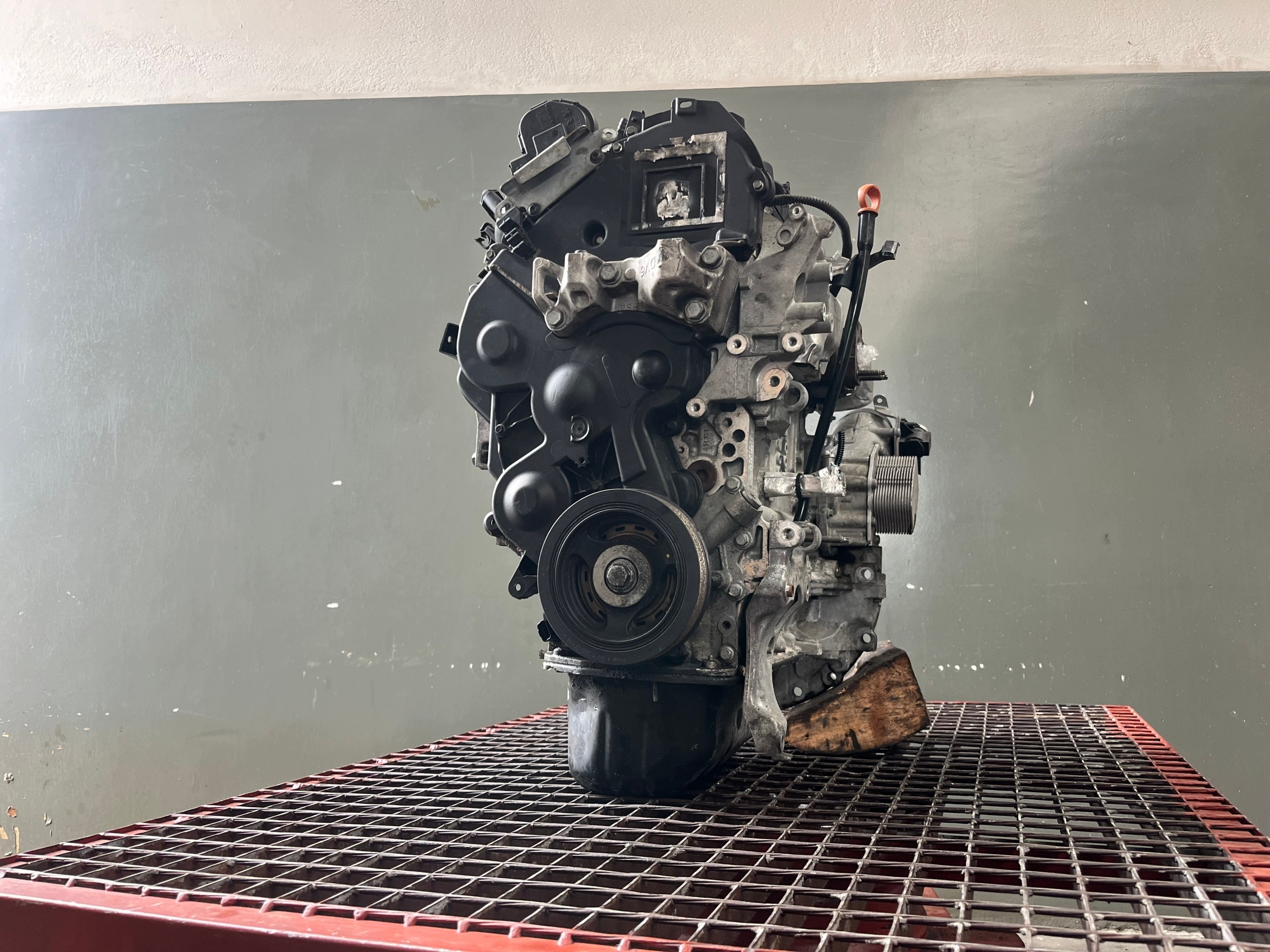 engine DIESEL- pillar PEUGEOT 207 1.6 HDI 10JBEJ