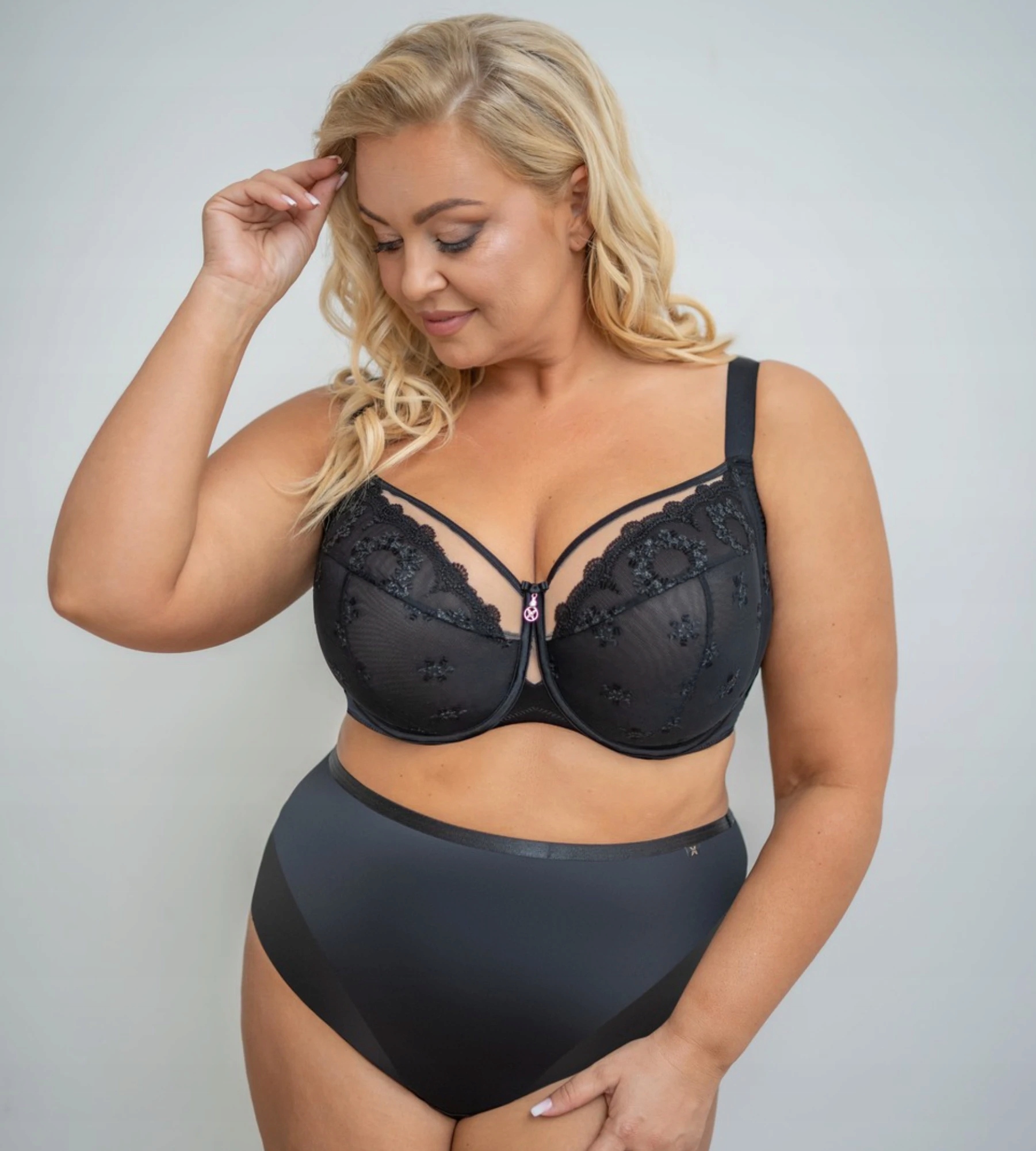 Měkká podprsenka s kosticemi Fortuna L1103 Černá Krisline Černá 95J