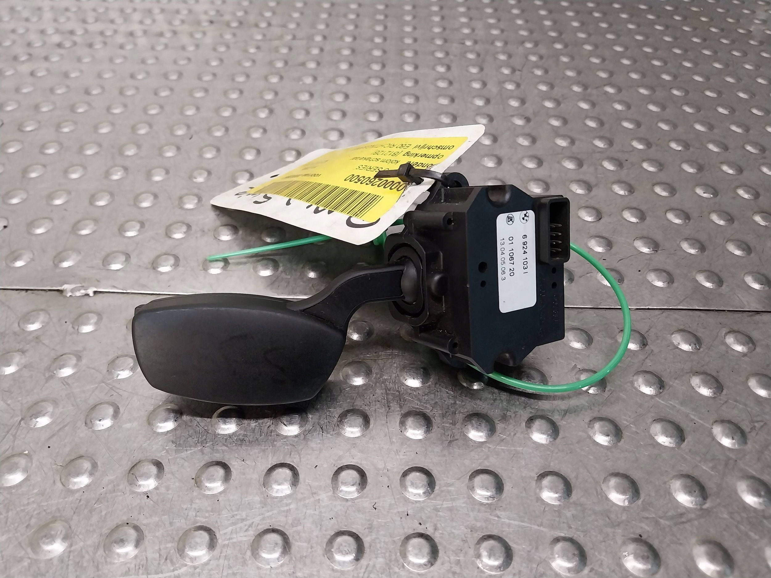 MANETKA Bouton Indicateurs de direction 6924103I BMW 5 E60 E61