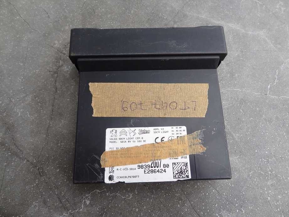 МОДУЛЬ ОСВІТЛЕННЯ 9839200780 PEUGEOT 208 II CORSA F