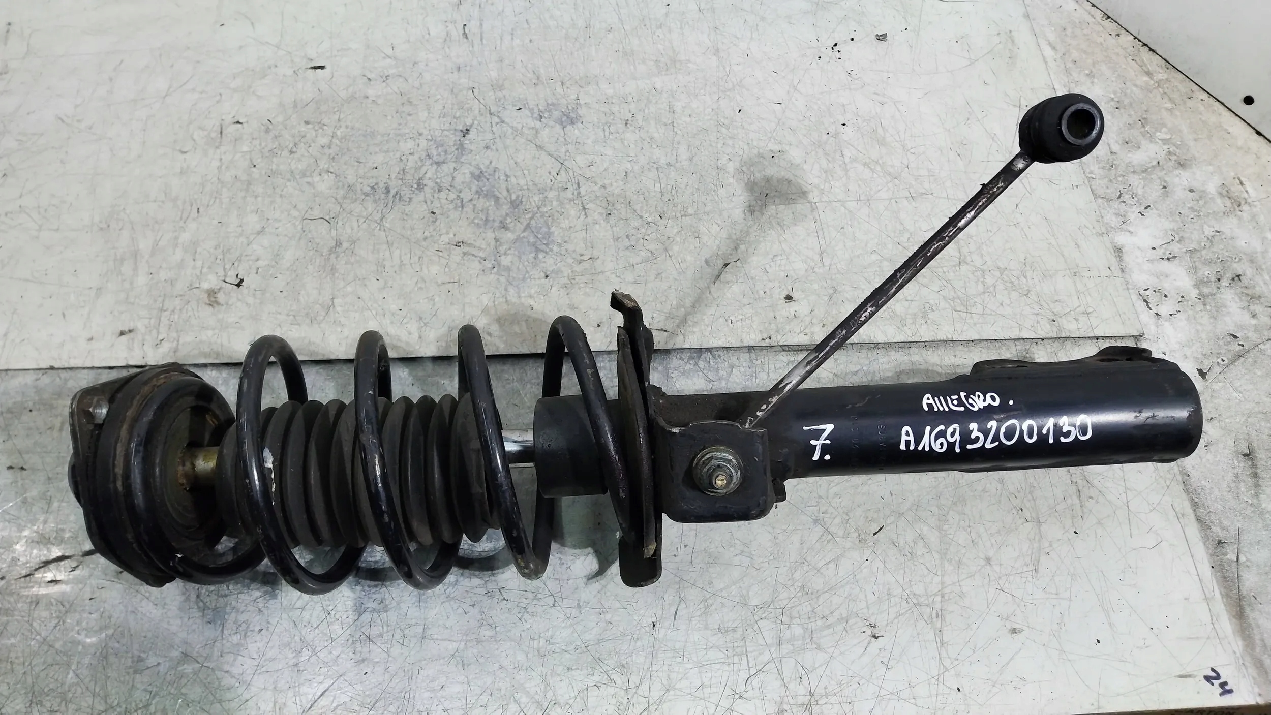 shock absorber McPherson front right A1693200130 Mercedes A Klasa W169