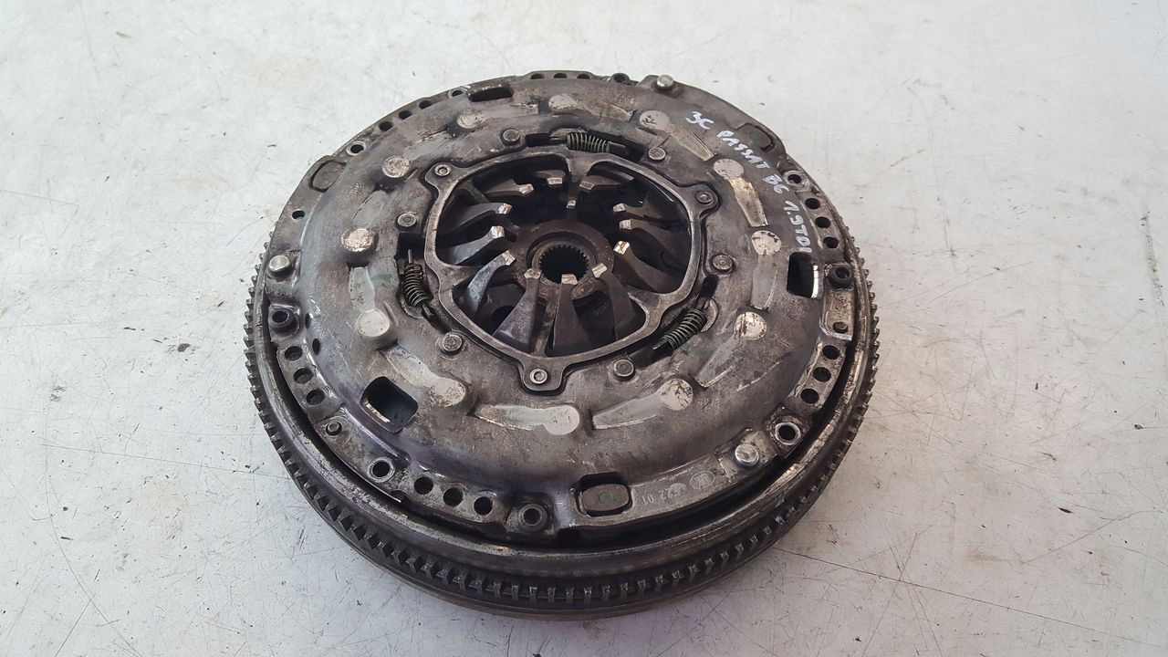 415025010 - Двомасове колесо VW Passat B6 1,9 TDI