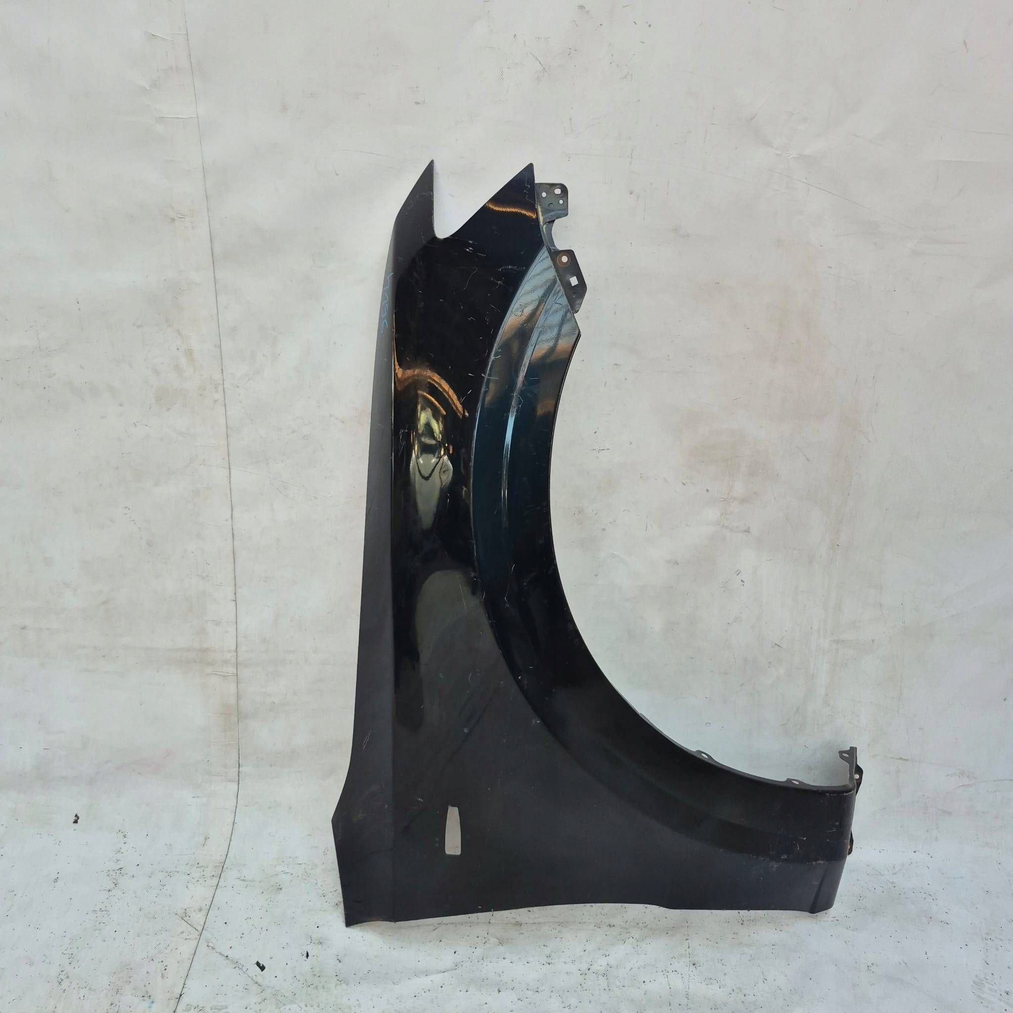 MITSUBISHI PAJERO IV 4 06- fender front front right